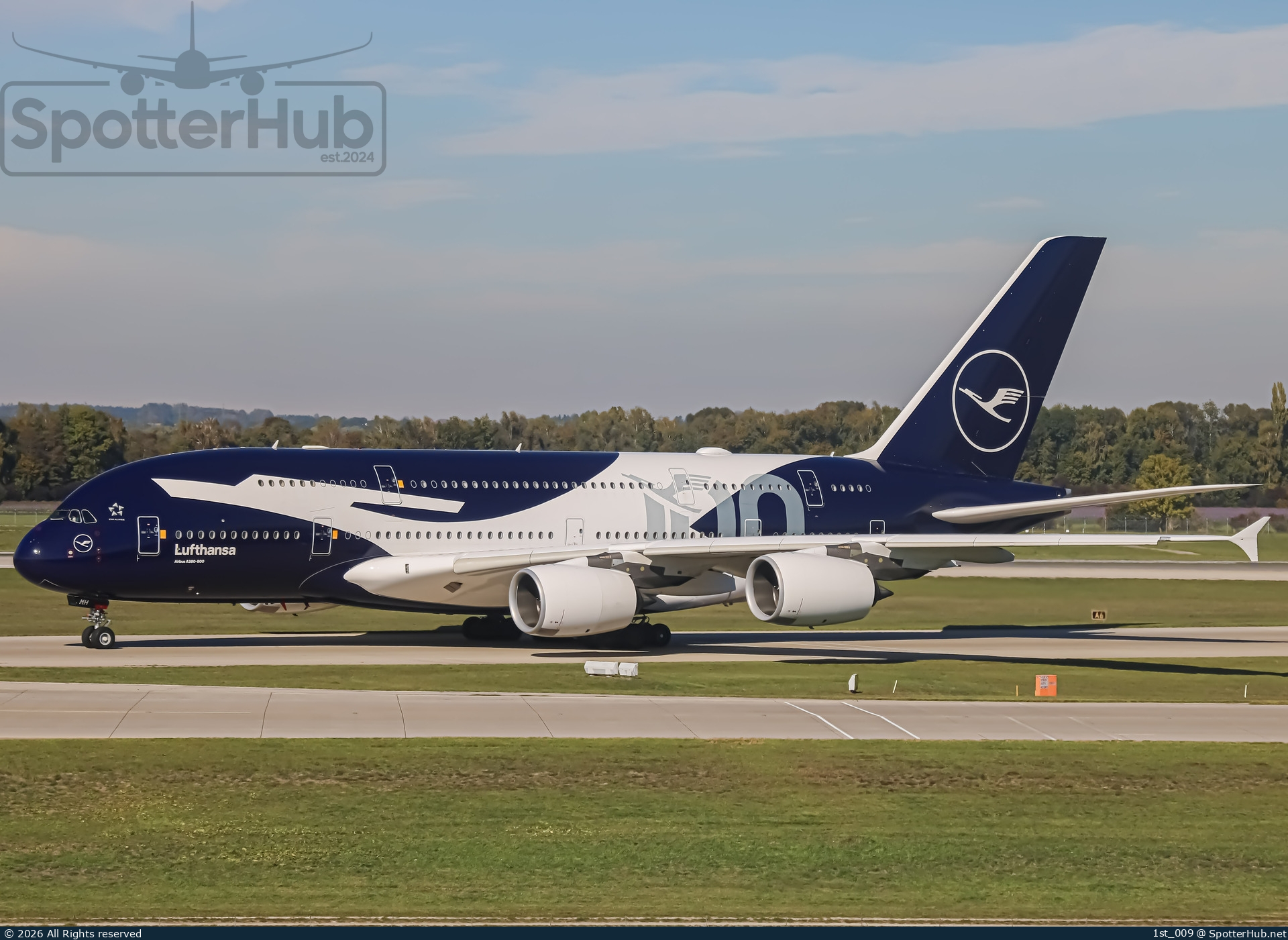 Photo of D-AIMH - Airbus A380-841 operated by Lufthansa