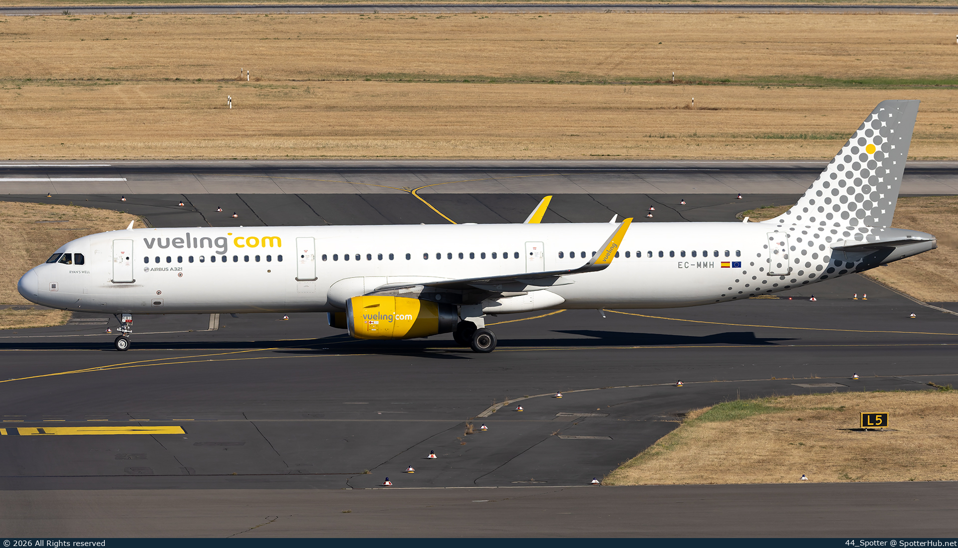 Photo of EC-MMH - Airbus A321-231 operated by Vueling