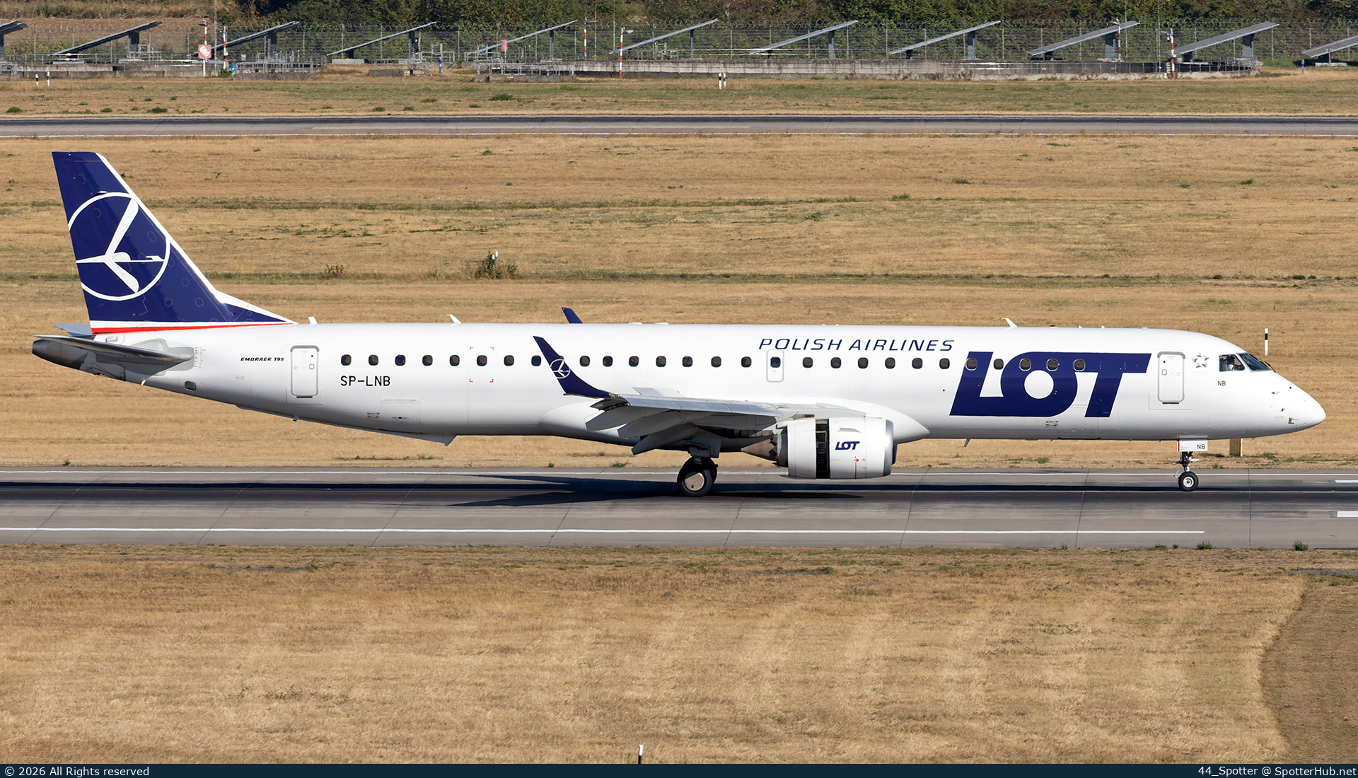 Photo of SP-LNB - Embraer ERJ-195LR operated by LOT Polish Airlines