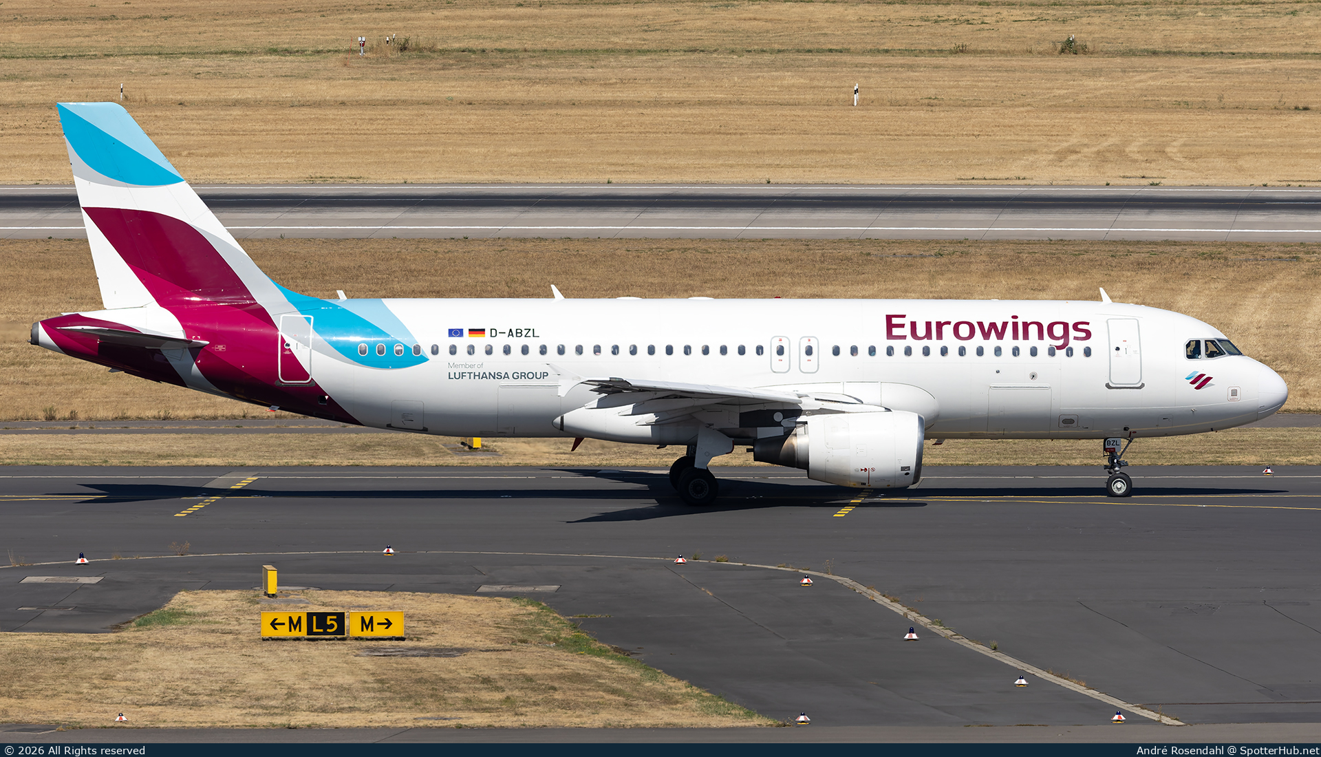 Photo of D-ABZL - Airbus A320-216 operated by Eurowings