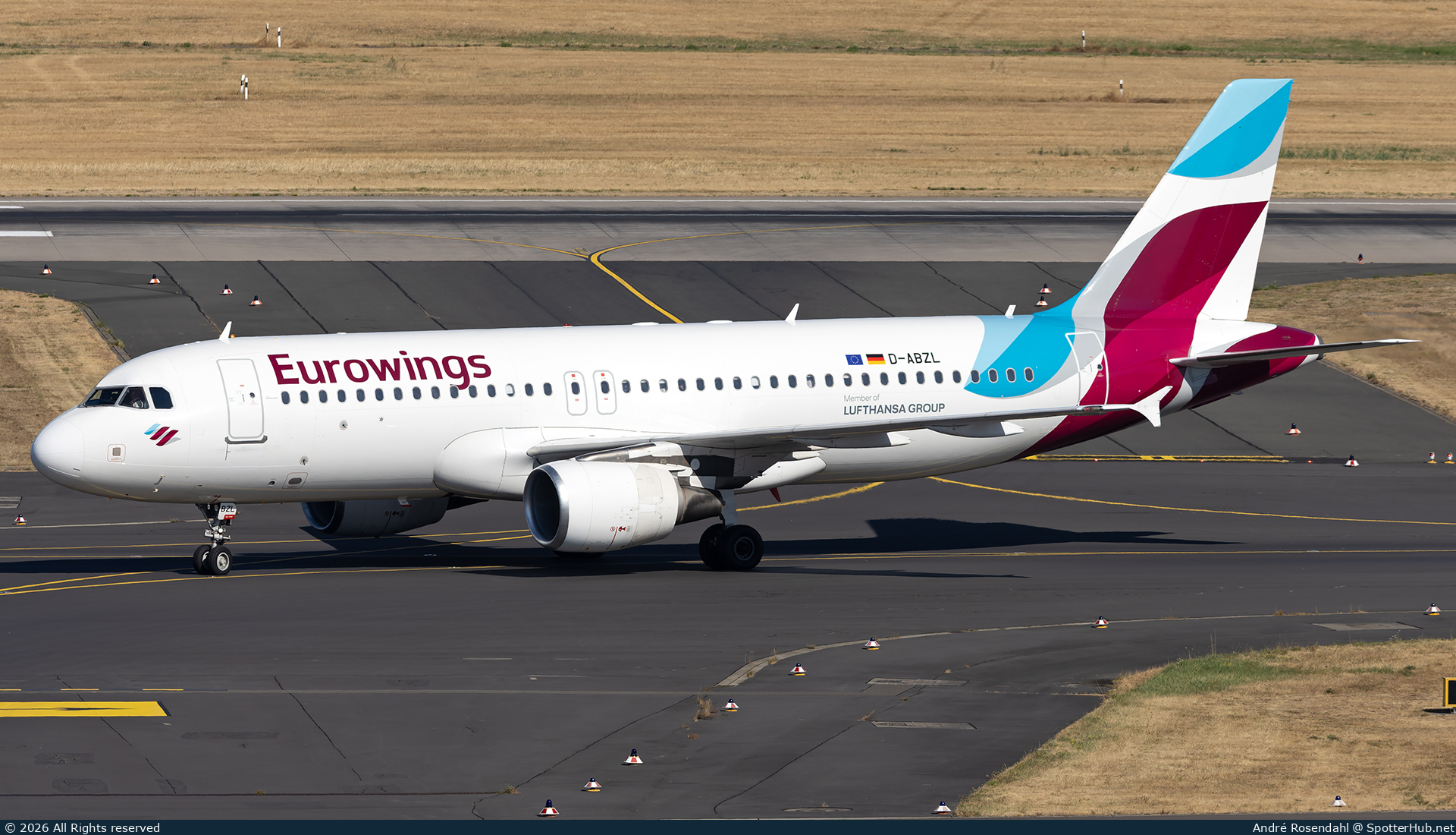 Photo of D-ABZL - Airbus A320-216 operated by Eurowings