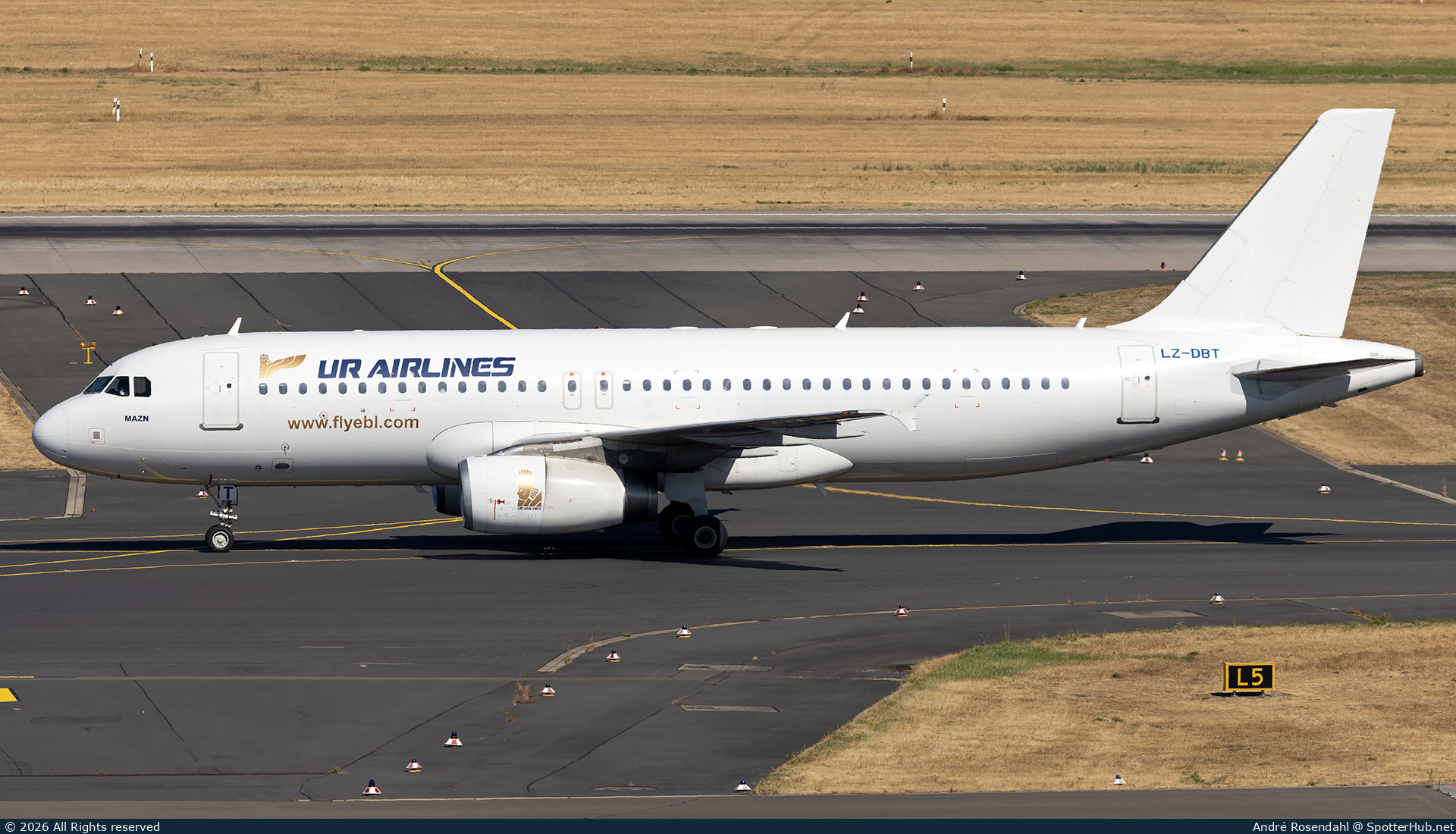Photo of LZ-DBT - Airbus A320-232 operated by UR Airlines (opb BH Air)