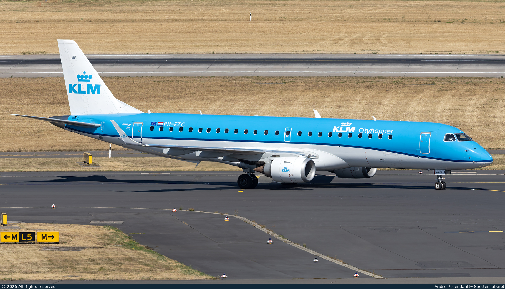 Photo of PH-EZG - Embraer ERJ-190STD operated by KLM Cityhopper