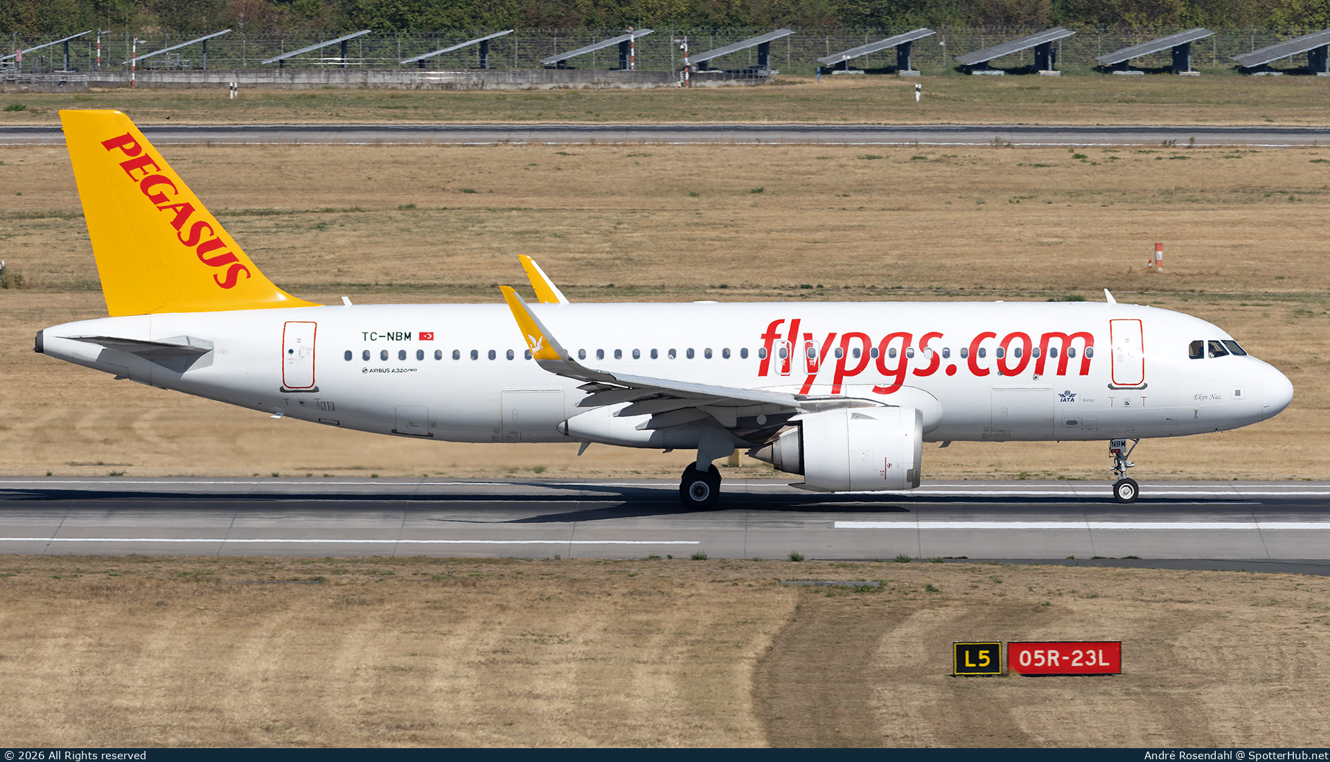 Photo of TC-NBM - Airbus A320-251N operated by Pegasus Airlines