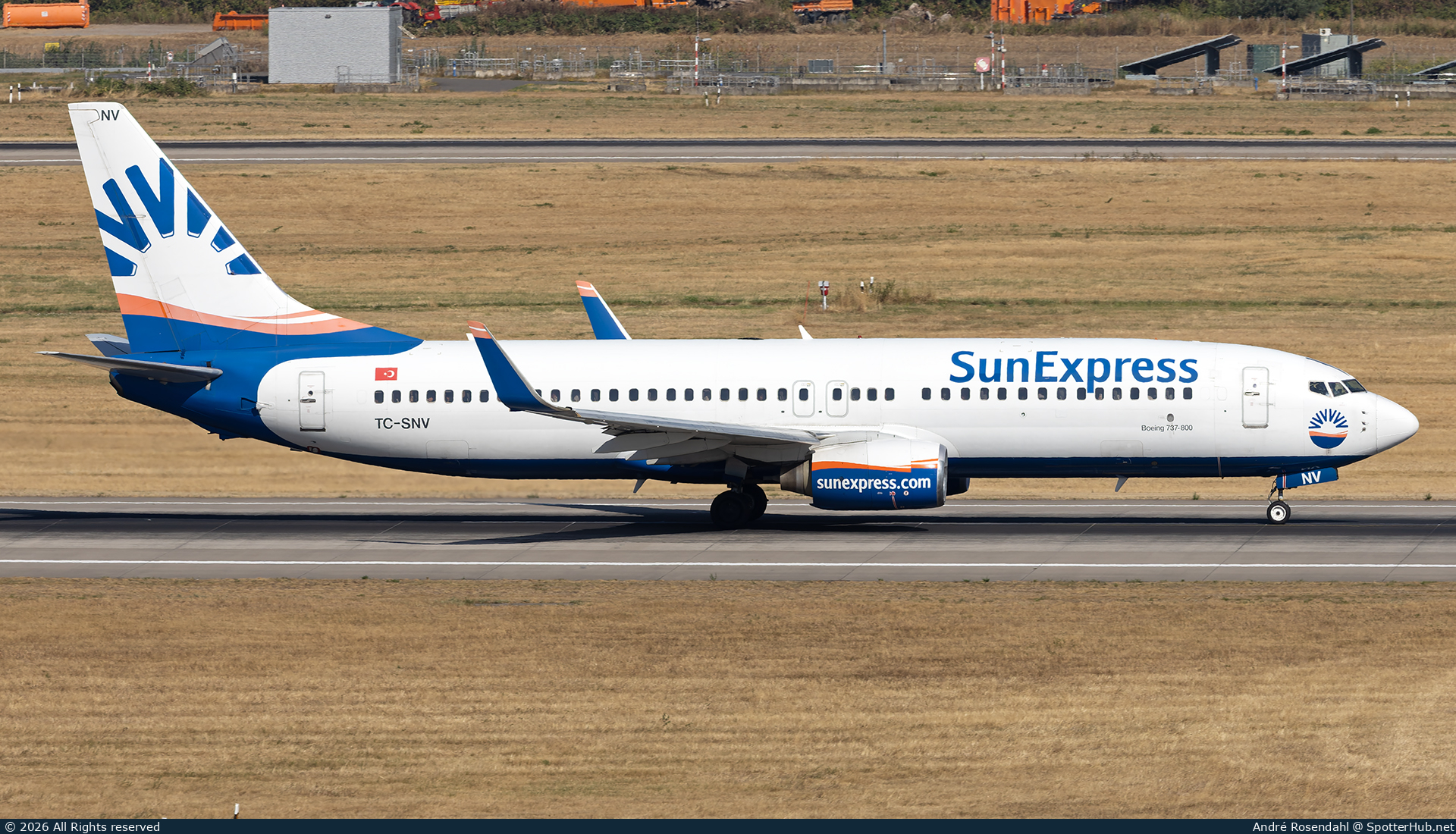Photo of TC-SNV - Boeing 737-86J operated by SunExpress