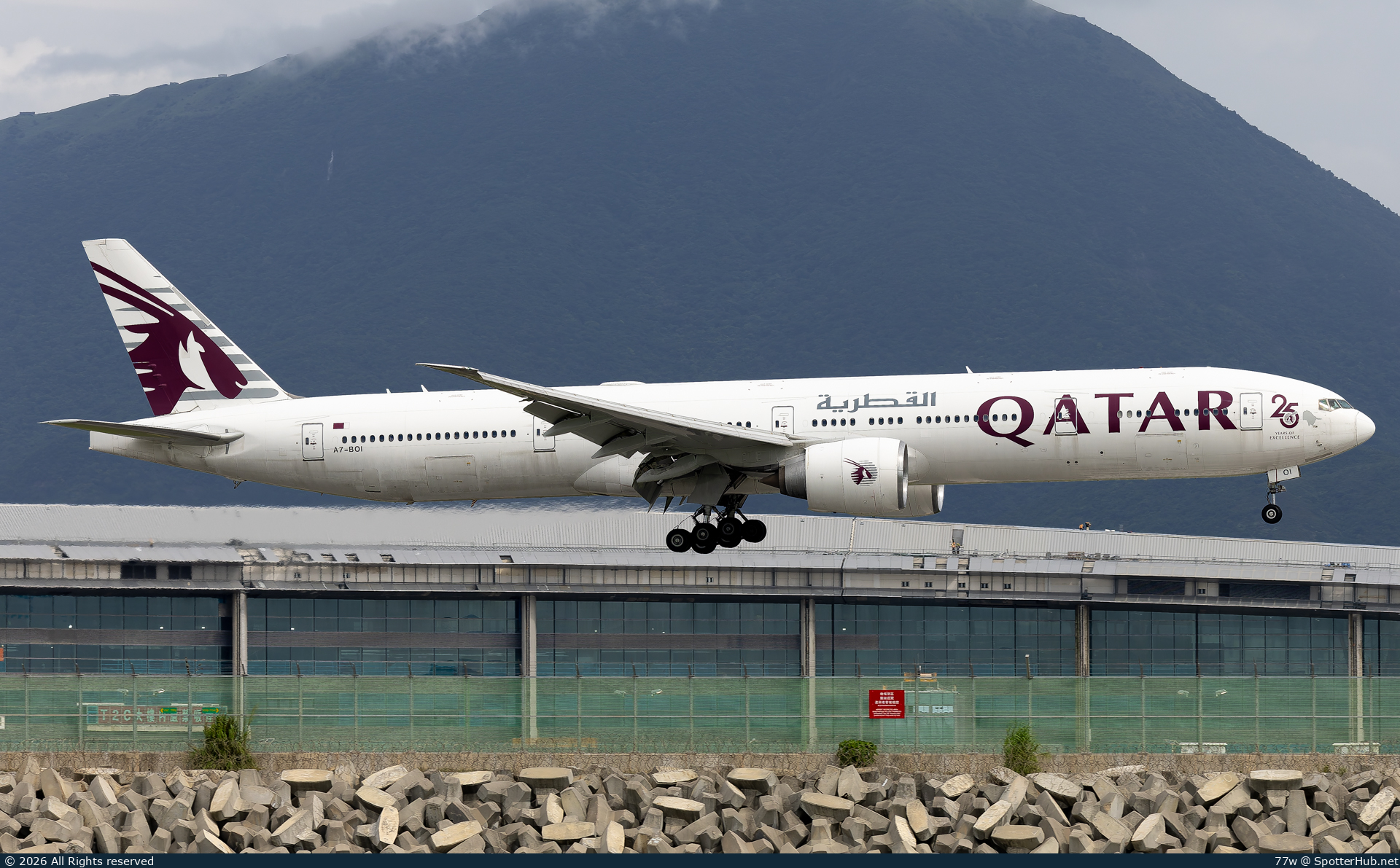 Photo of A7-BOI - Boeing 777-367(ER) operated by Qatar Airways