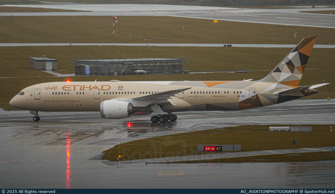 Photo of A6-PFE - Boeing 787-9 Dreamliner operated by United Arab Emirates Presidential Flight
