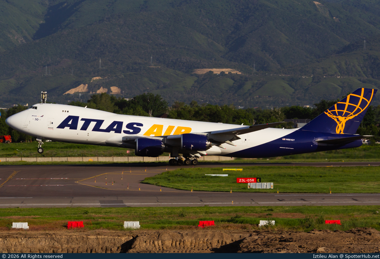 Photo of N861GT - Boeing 747-8F operated by Atlas Air