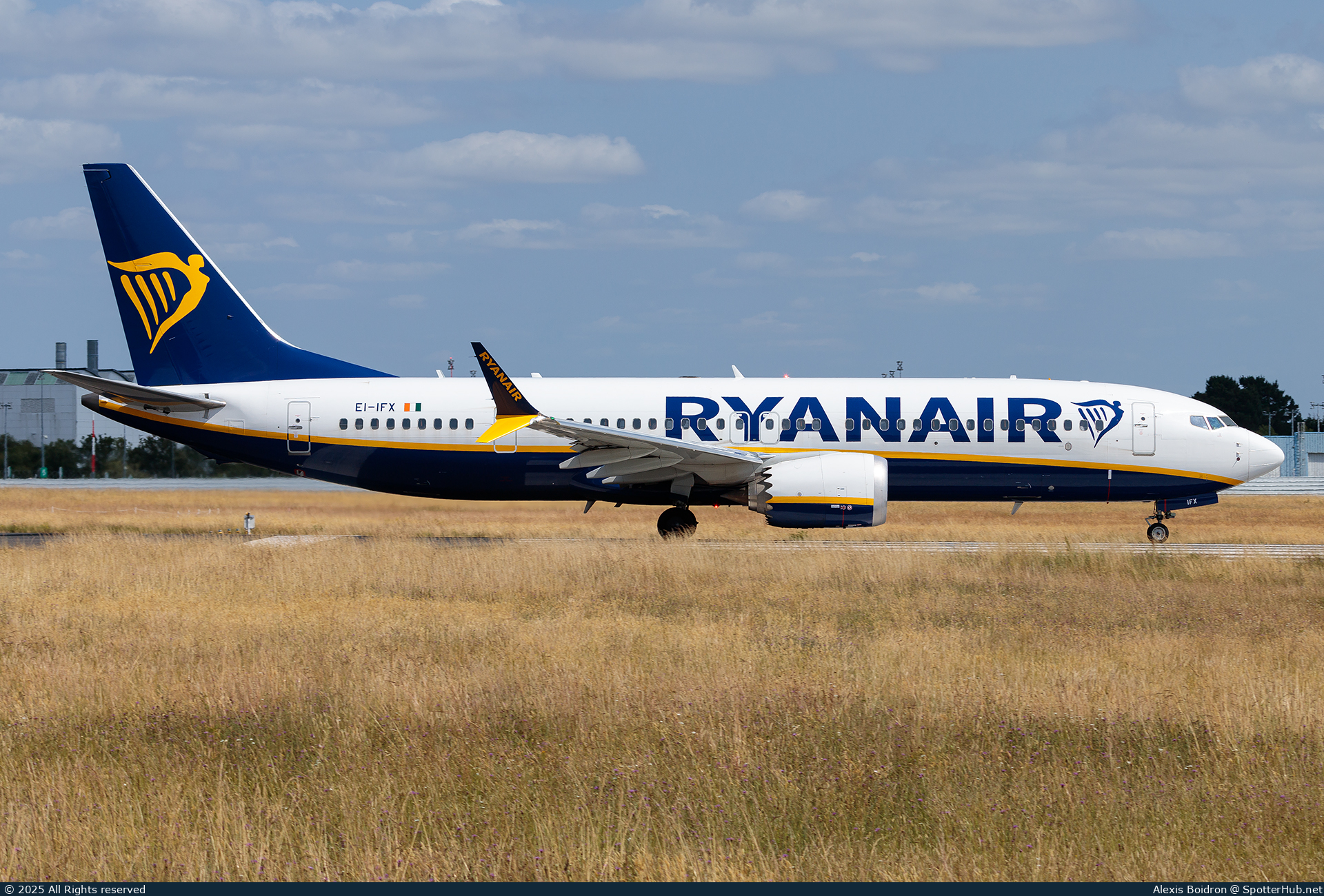 Photo of EI-IFX - Boeing 737 MAX 8-200 operated by Ryanair