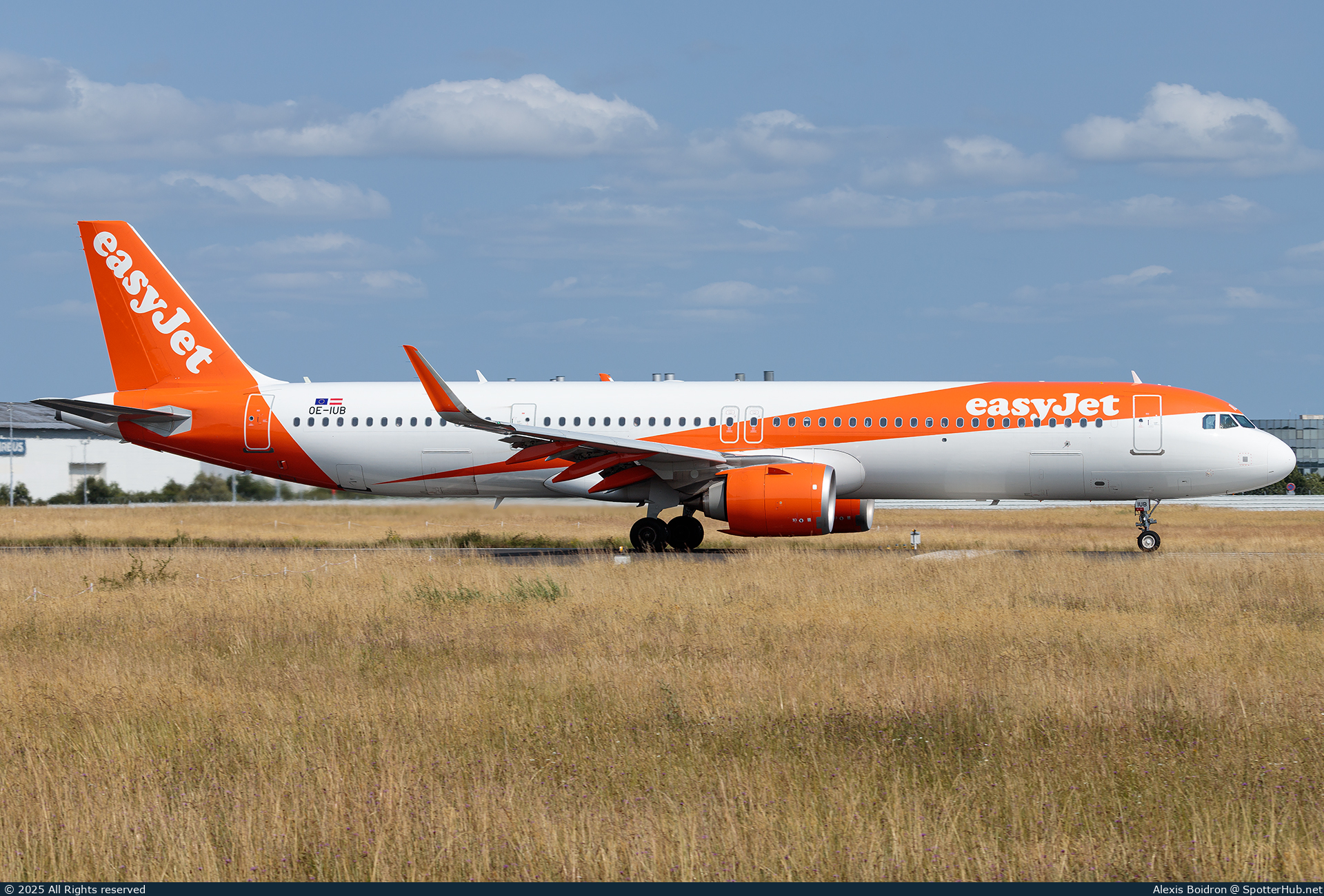 Photo of OE-IUB - Airbus A321-251NX operated by easyJet Europe