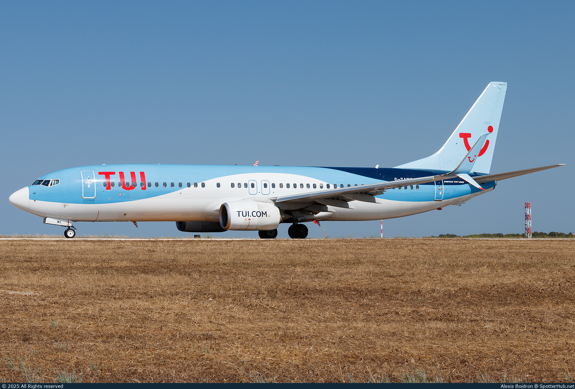 Photo of G-TAWG - Boeing 737-8K5 operated by TUI Airways