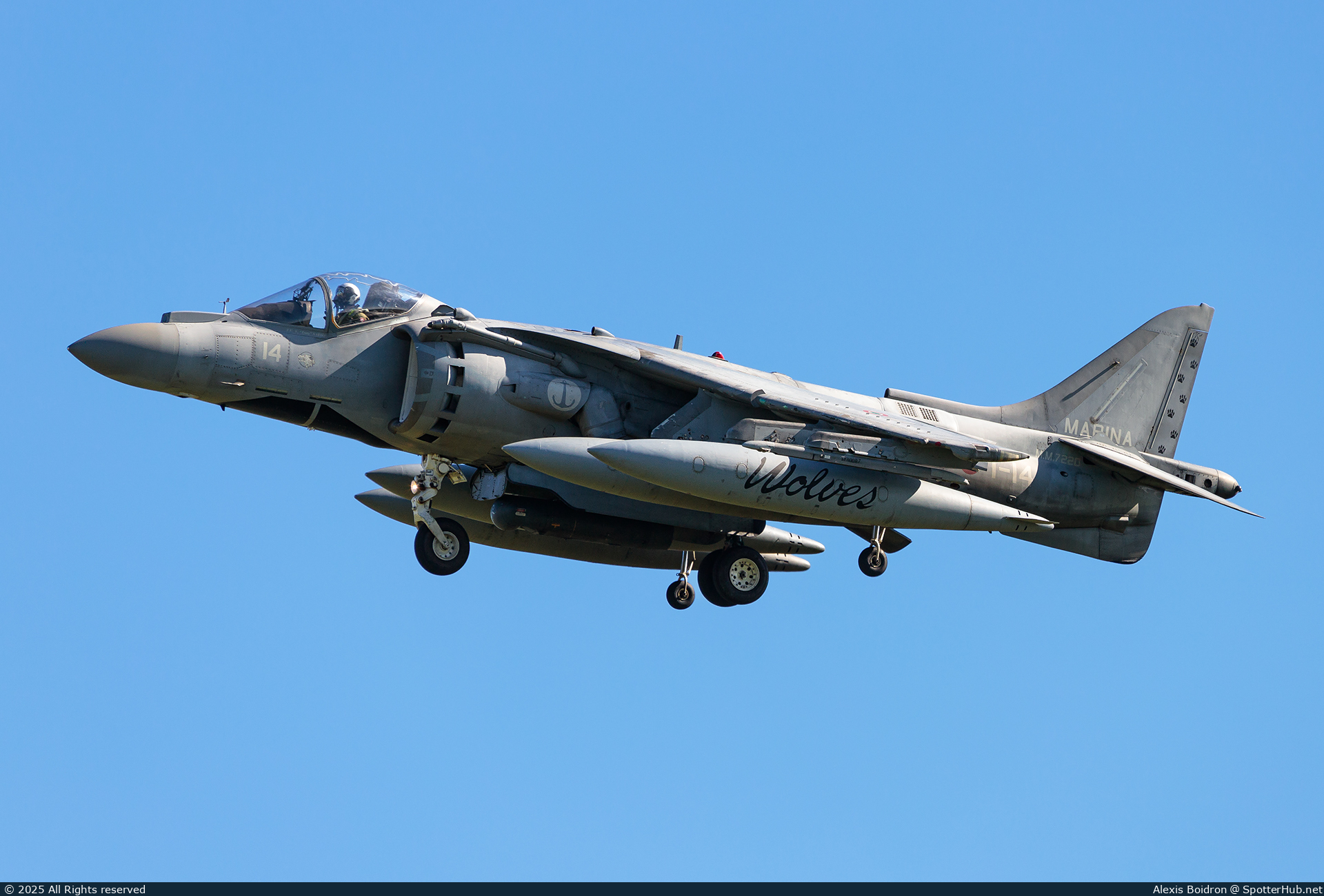 Photo of MM7220 - McDonnell Douglas AV-8B+ Harrier II operated by Italian Navy