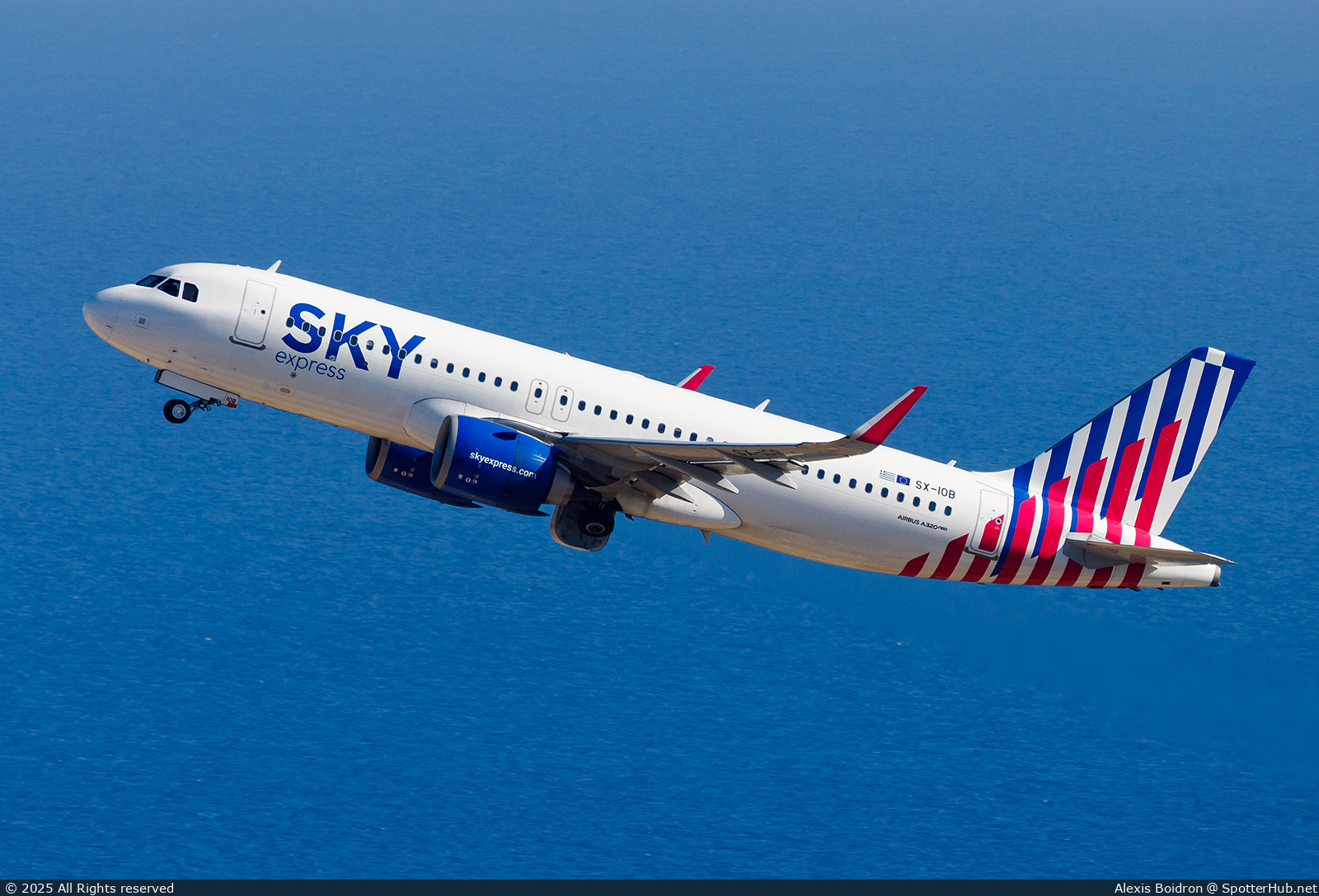 Photo of SX-IOB - Airbus A320-251N operated by Sky Express