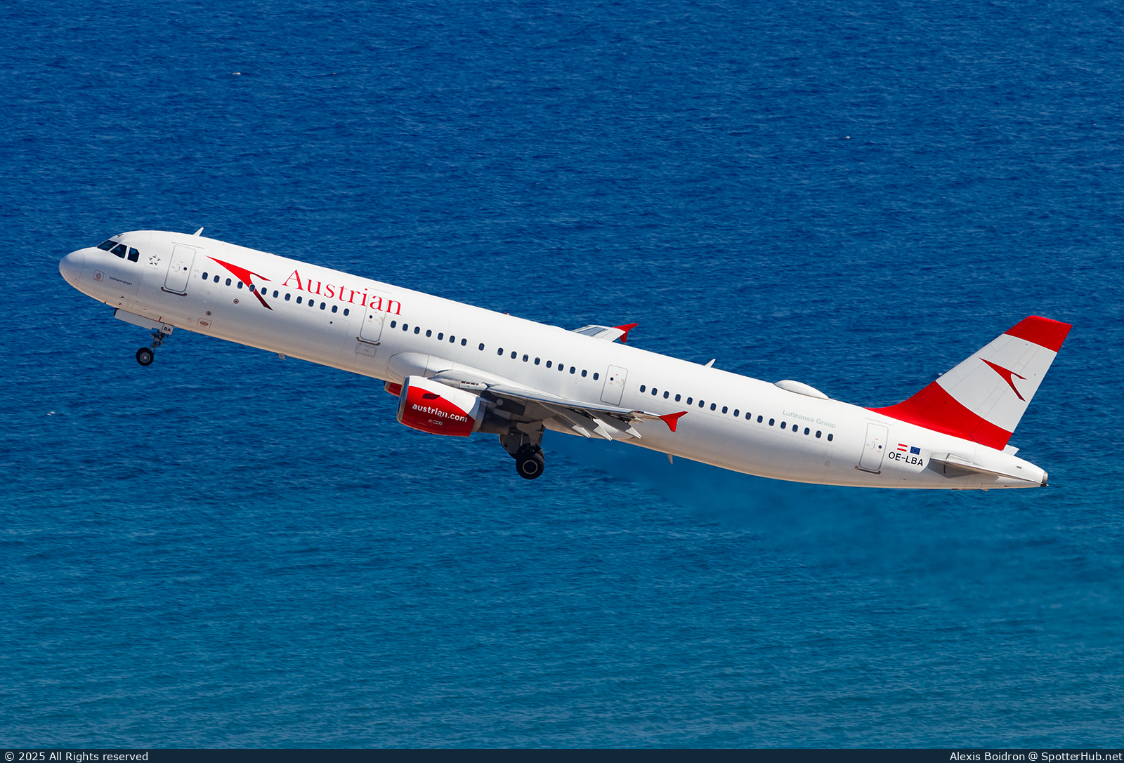 Photo of OE-LBA - Airbus A321-111 operated by Austrian Airlines