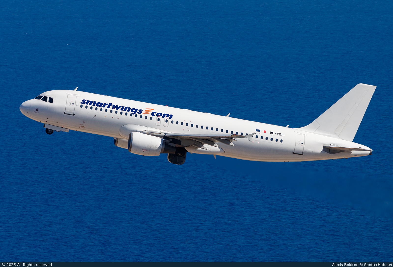 Photo of 9H-VDS - Airbus A320-214 operated by SmartWings (opb Galistair Malta)