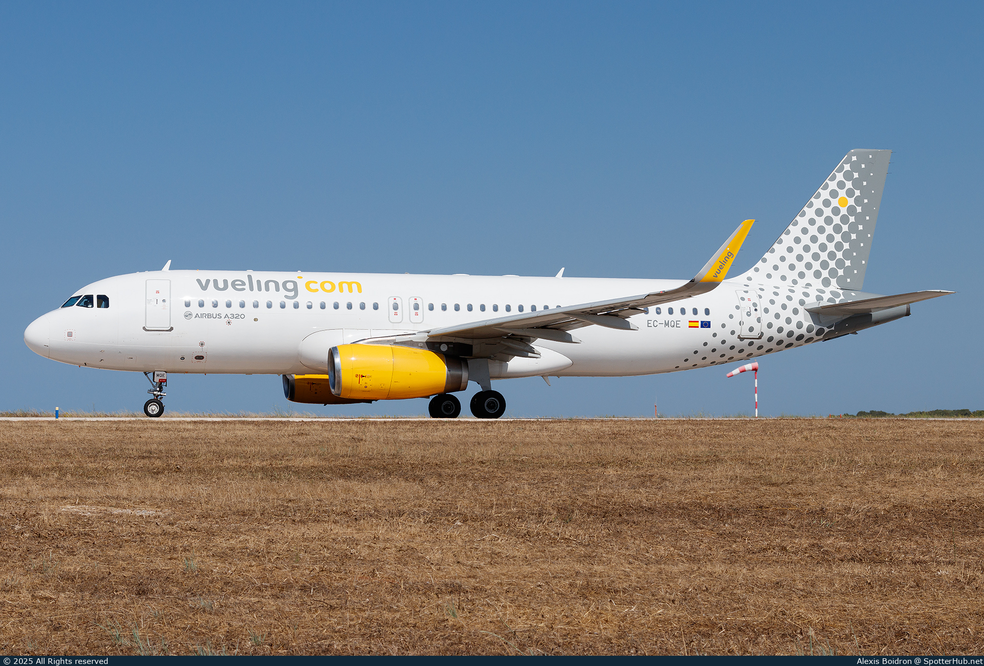 Photo of EC-MQE - Airbus A320-232 operated by Vueling
