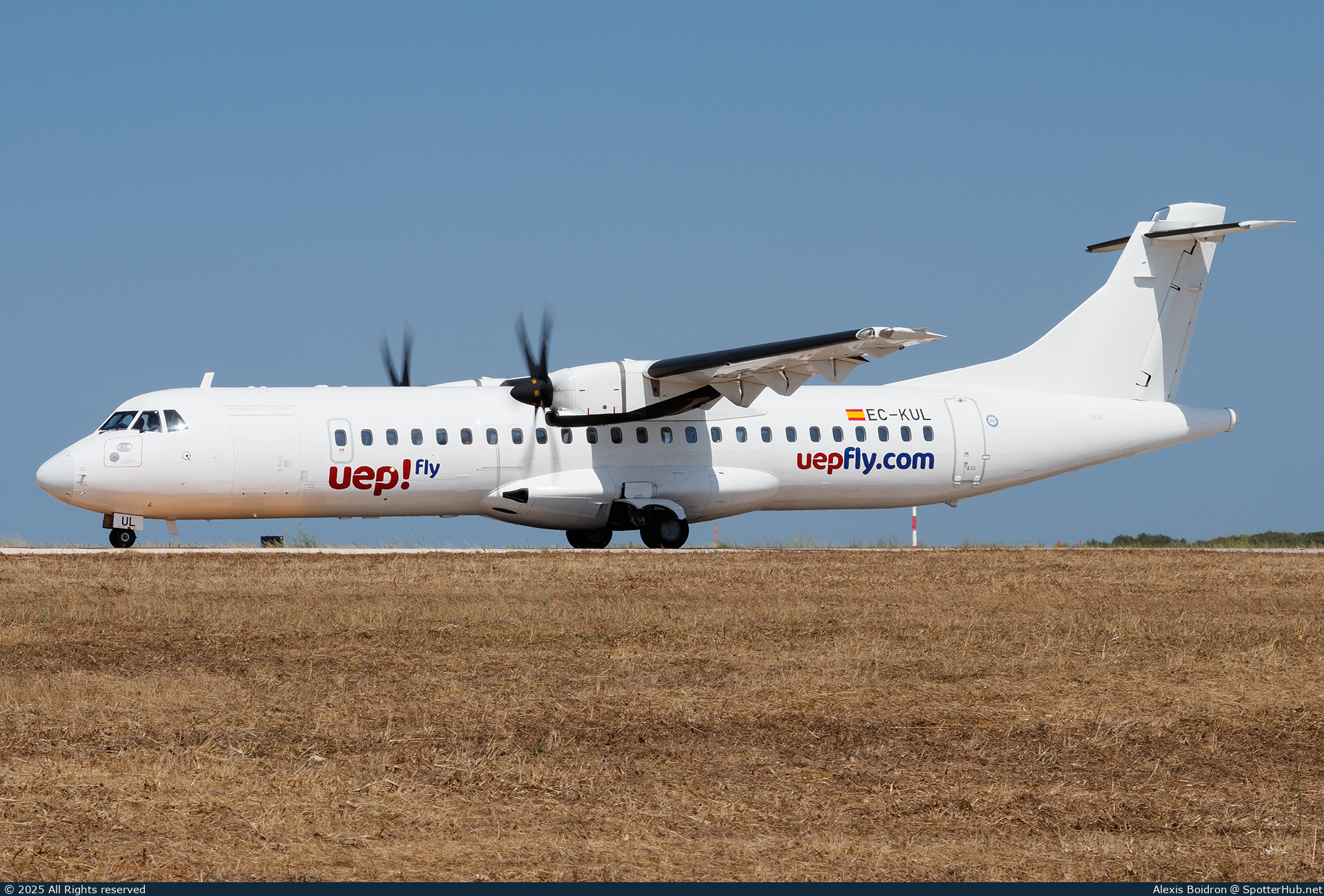 Photo of EC-KUL - ATR 72-500 operated by Uep!Fly (opb Swiftair)