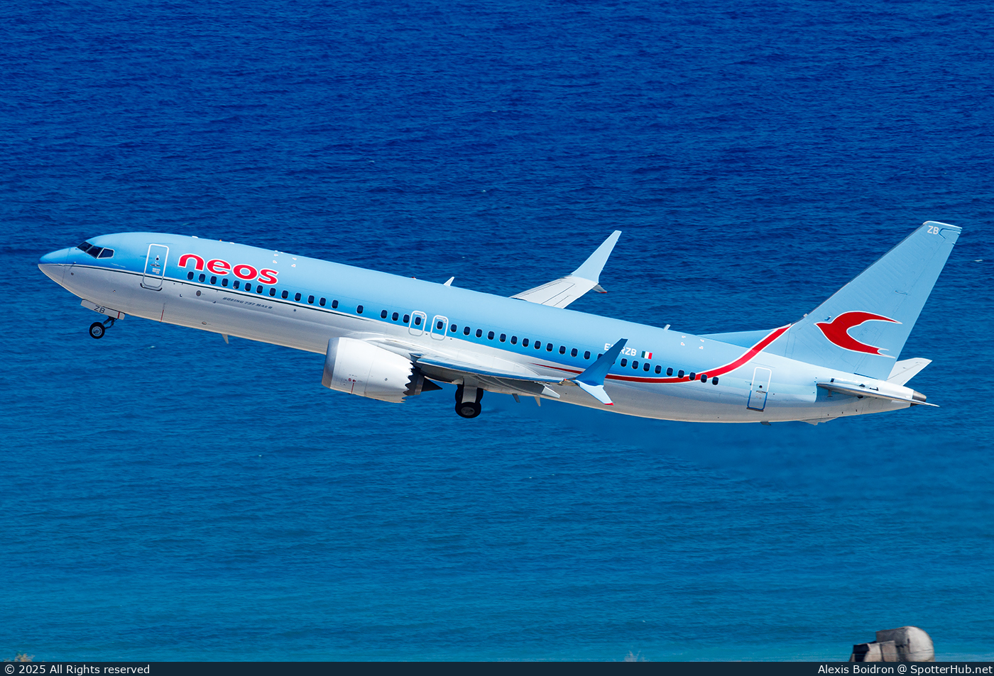 Photo of EI-RZB - Boeing 737 MAX 8 operated by Neos