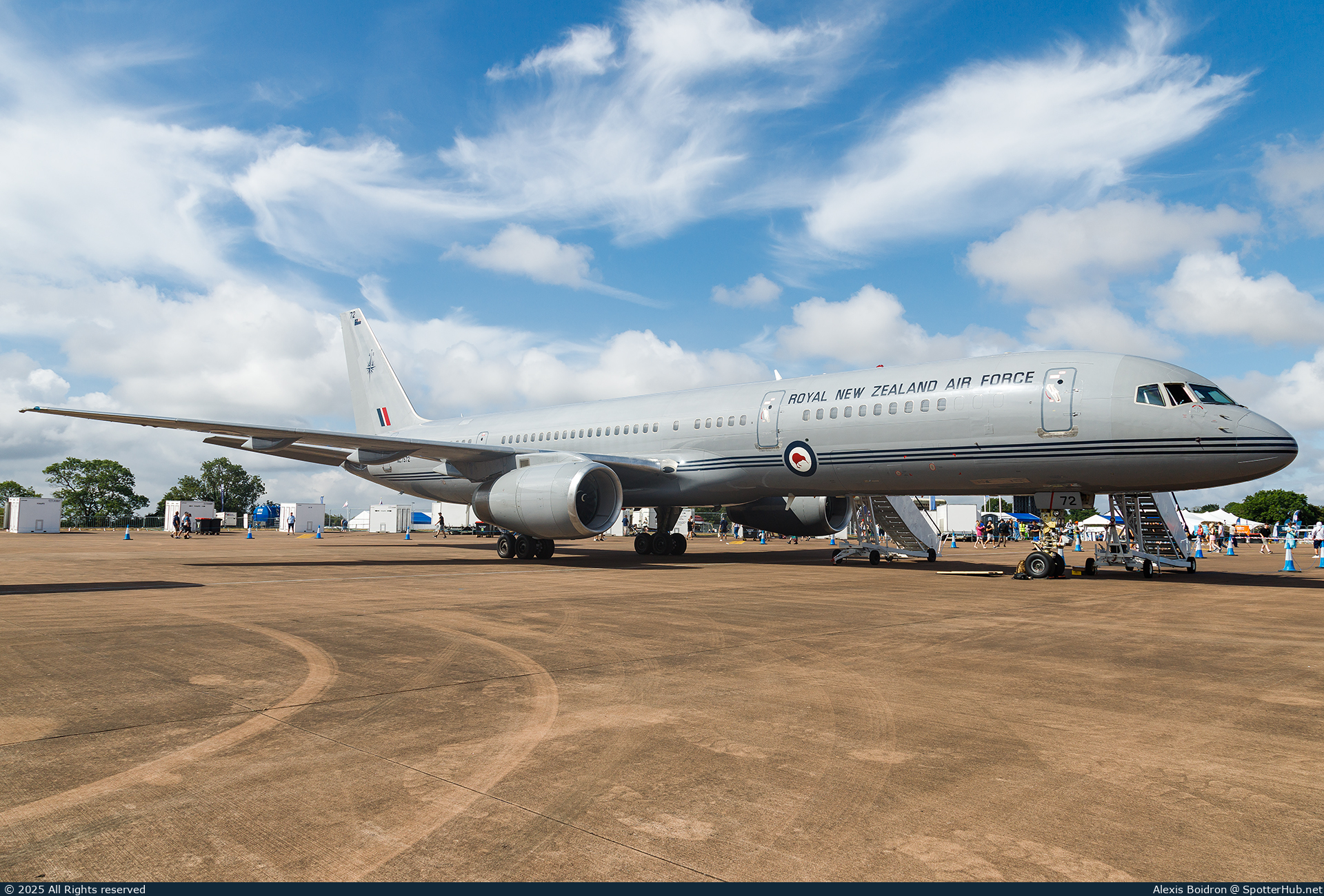 Photo of NZ7572 - Boeing 757-2K2(C) operated by Royal New Zealand Air Force