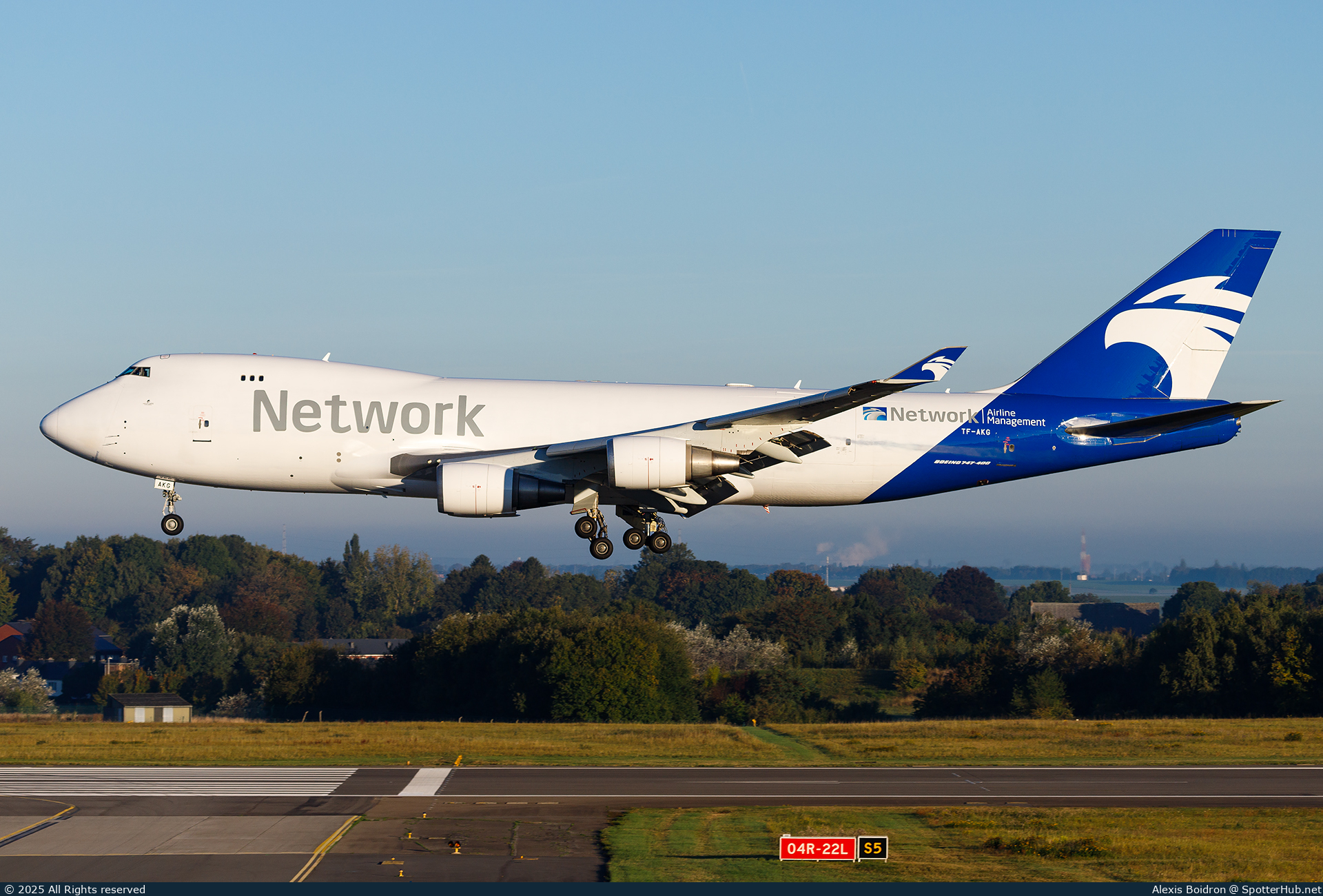 Photo of TF-AKG - Boeing 747-409F operated by Network Aviation (opb Air Atlanta Icelandic)