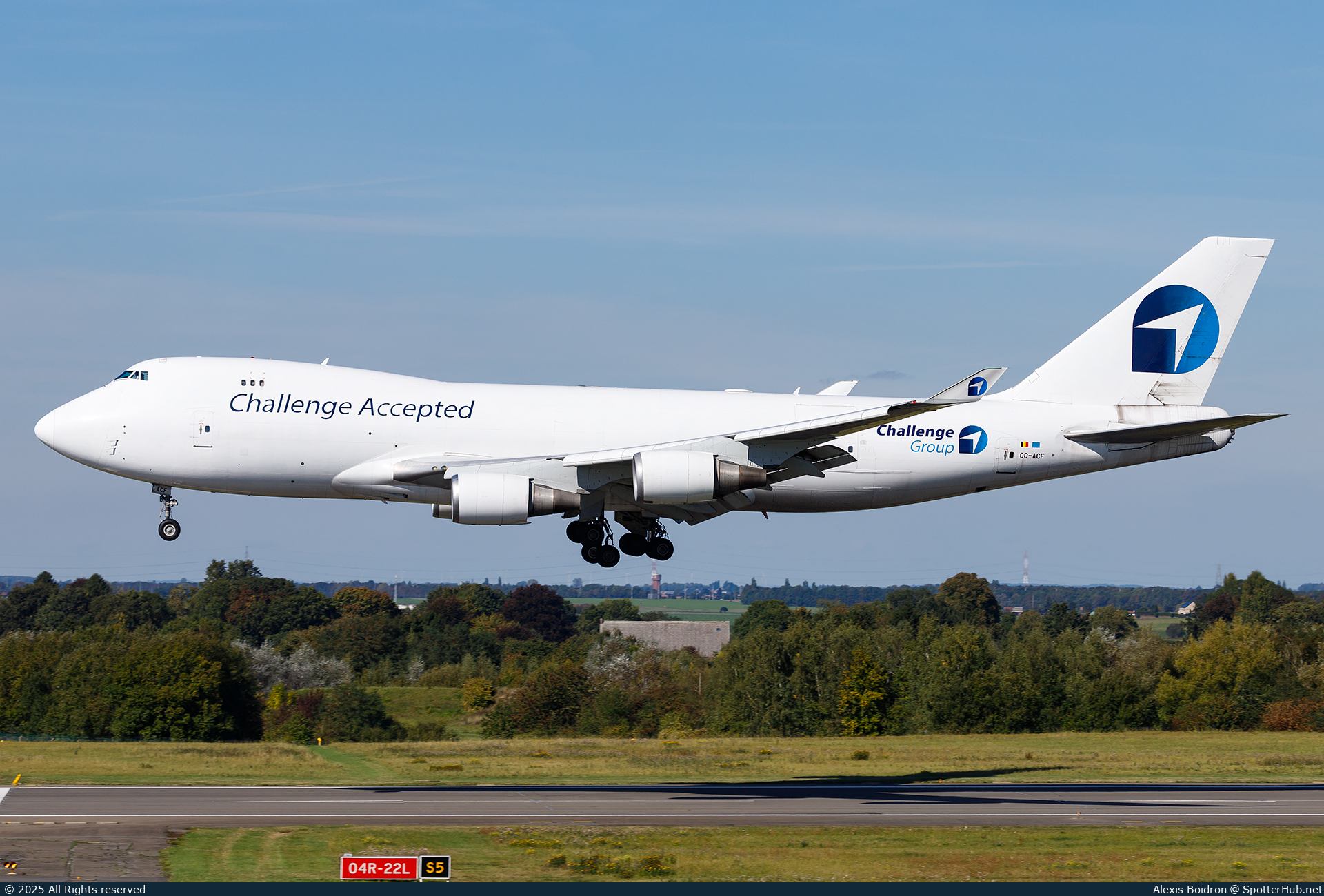 Photo of OO-ACF - Boeing 747-4EVF(ER) operated by Challenge Airlines BE
