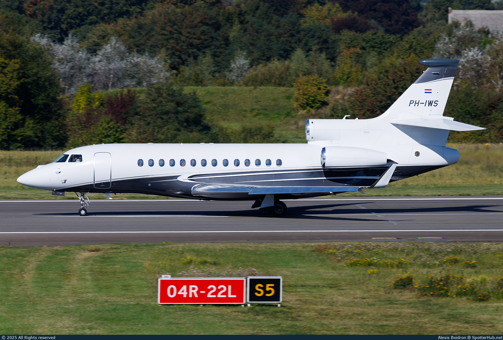 Photo of PH-IWS - Dassault Falcon 7X operated by Flying Group