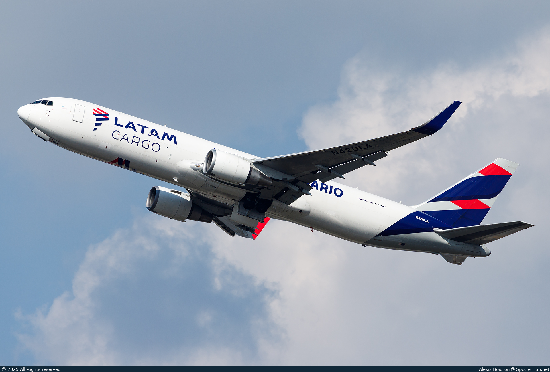 Photo of N420LA - Boeing 767-316F operated by LATAM Cargo