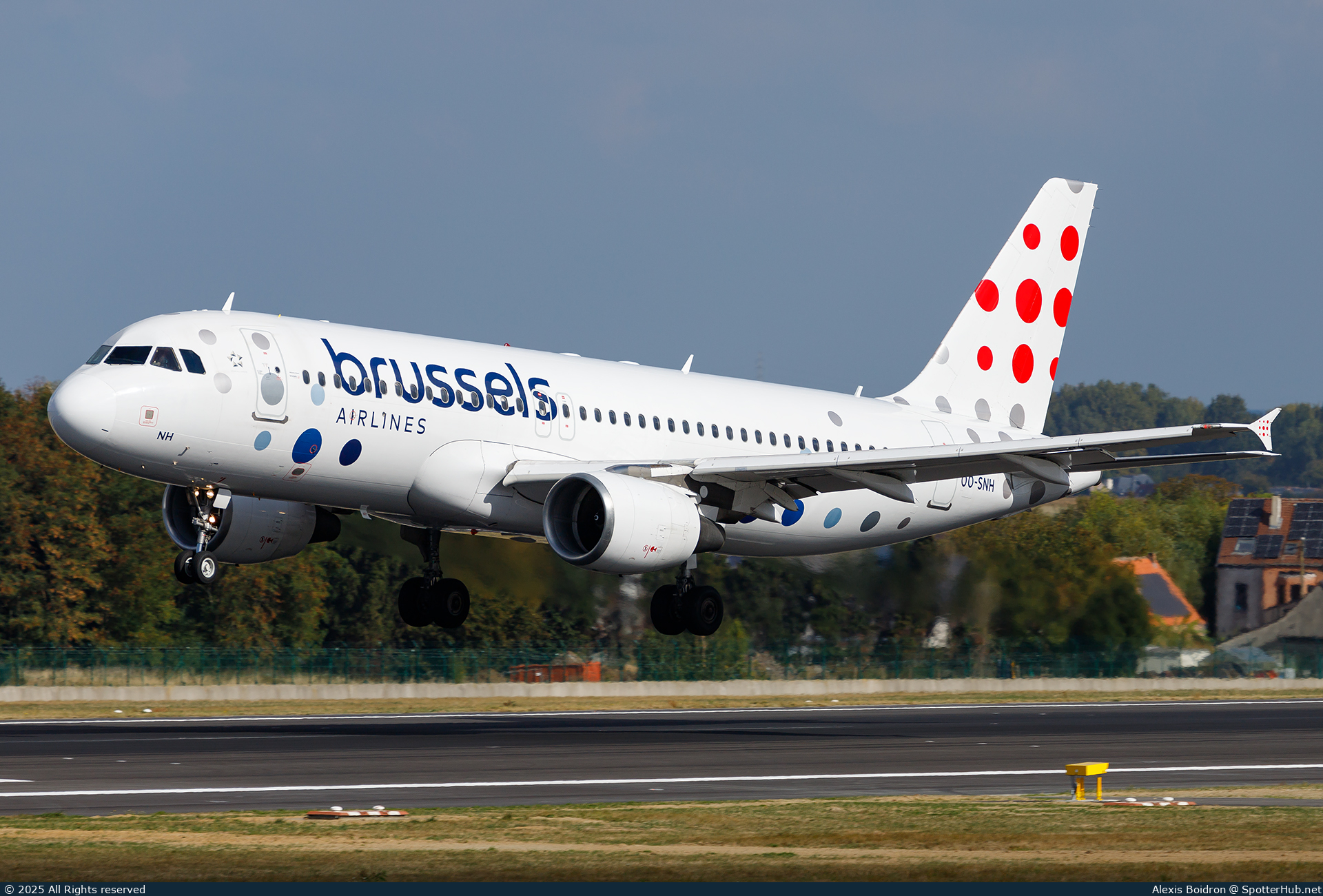 Photo of OO-SNH - Airbus A320-214 operated by Brussels Airlines