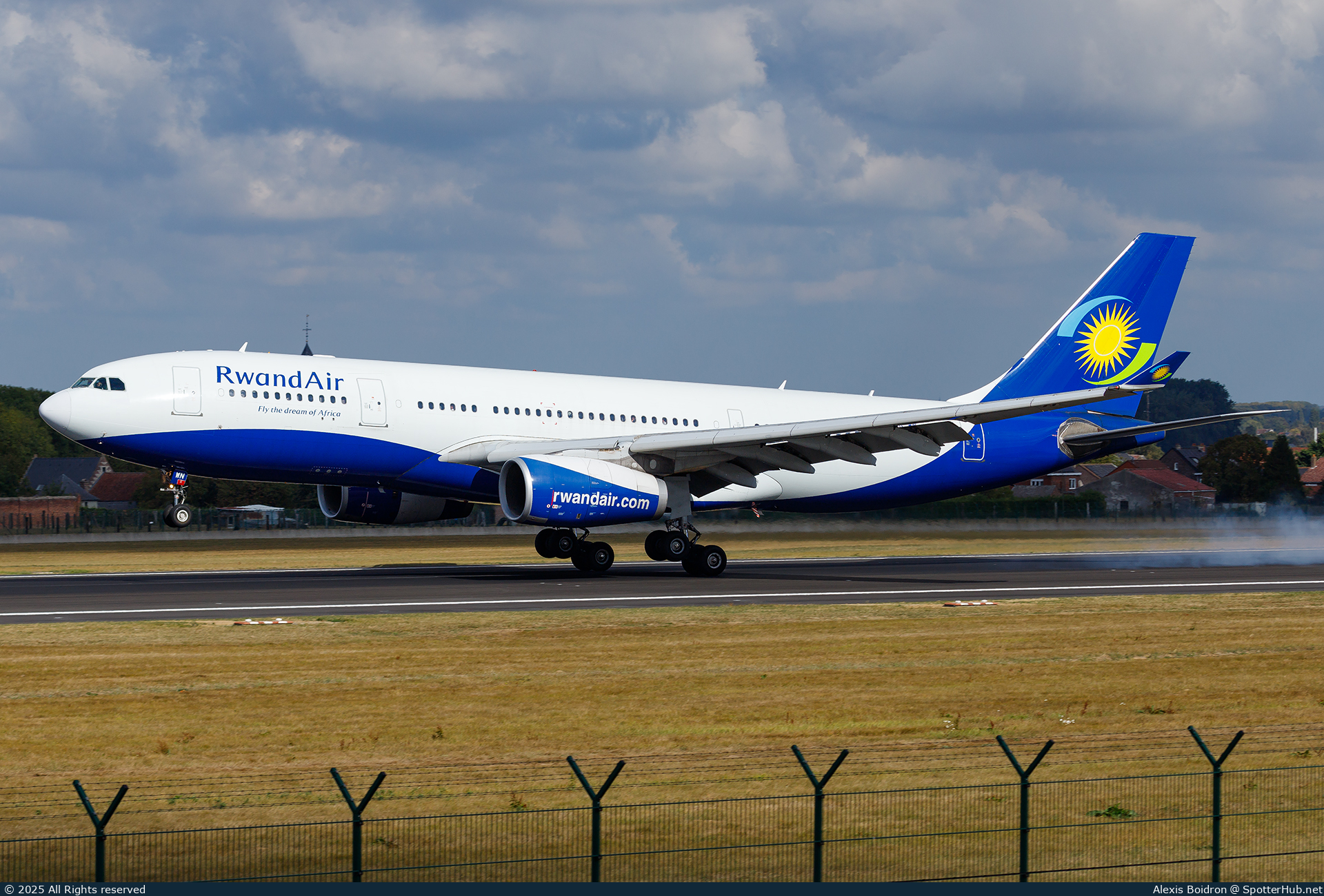Photo of 9XR-WN - Airbus A330-243 operated by RwandAir