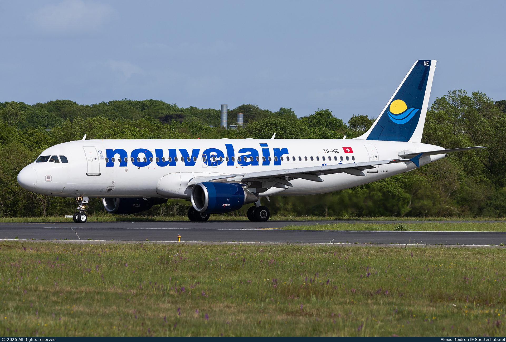 Photo of TS-INE - Airbus A320-214 operated by Nouvelair