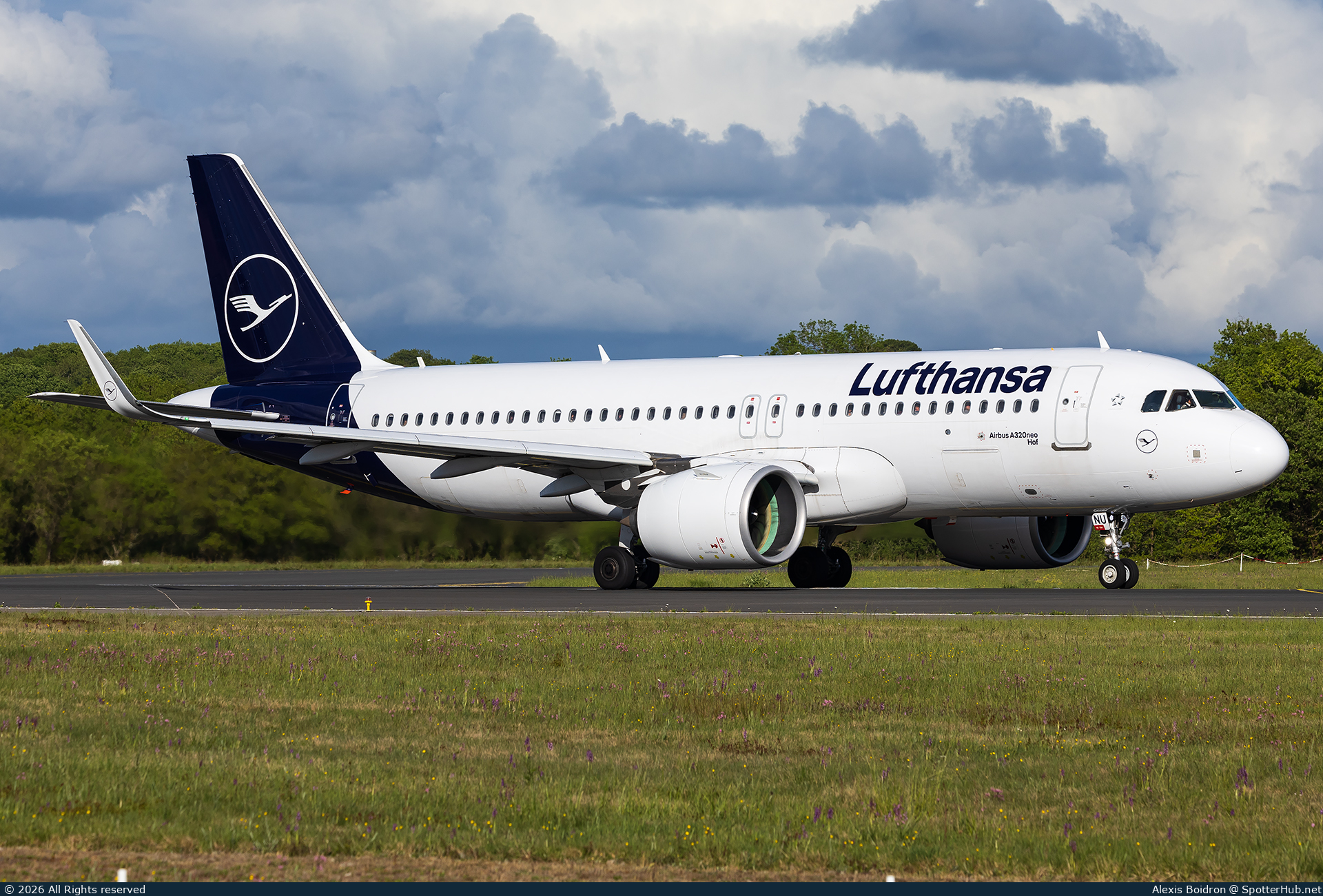 Photo of D-AINU - Airbus A320-271N operated by Lufthansa