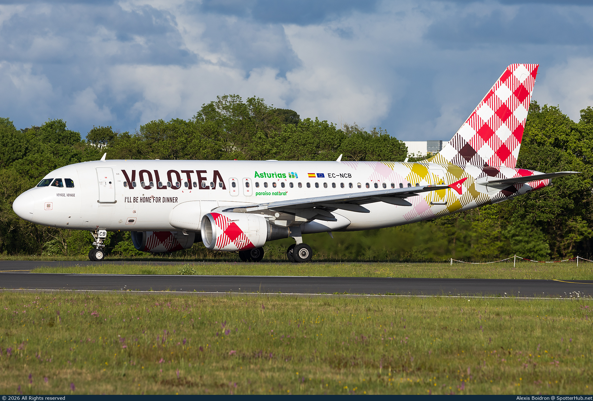 Photo of EC-NCB - Airbus A319-111 operated by Volotea