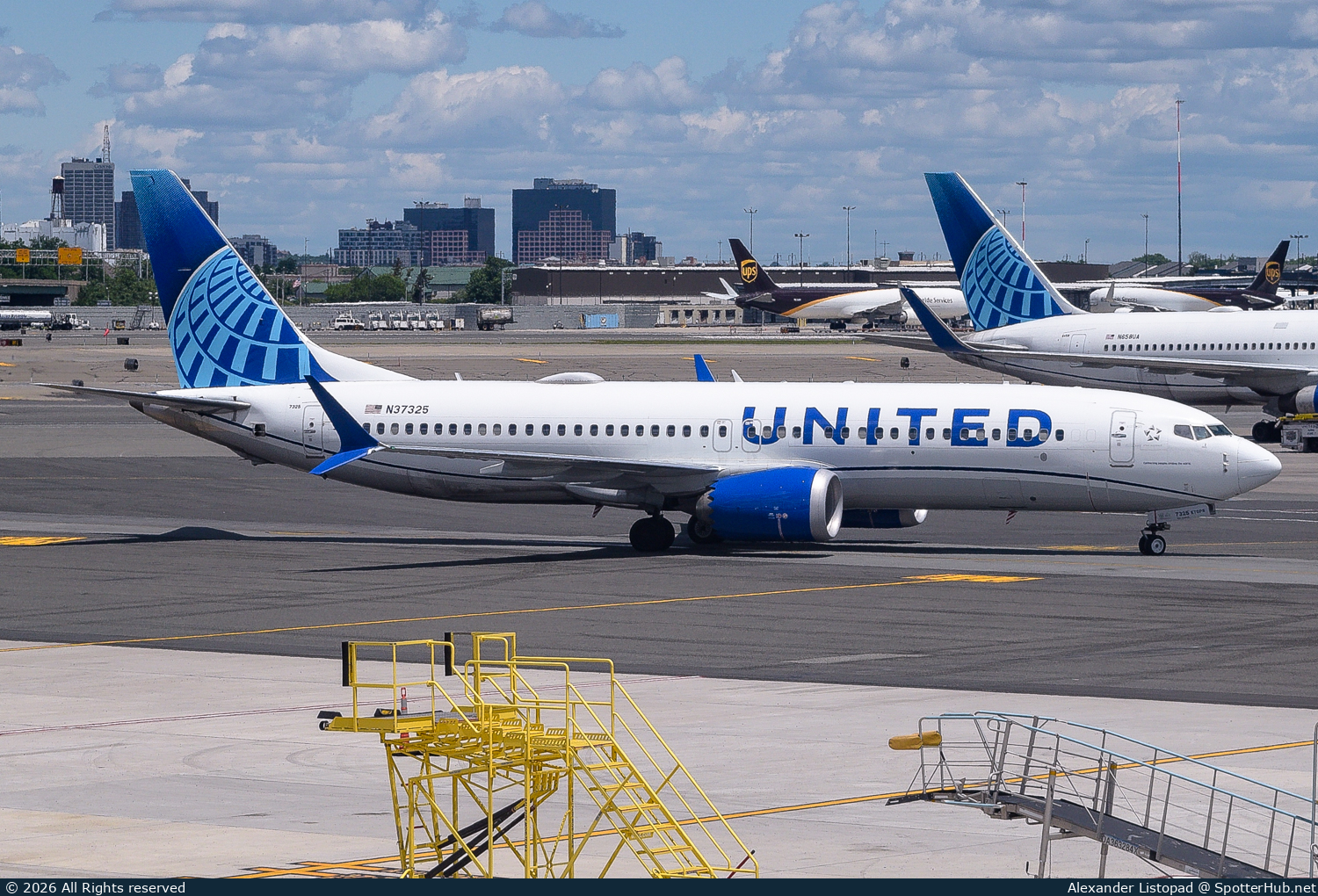 Photo of N37325 - Boeing 737 MAX 8 operated by United Airlines