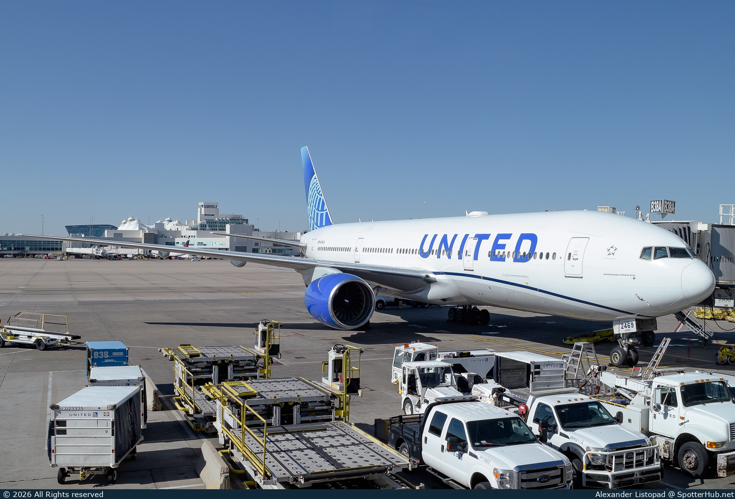 Photo of N769UA - Boeing 777-222 operated by United Airlines
