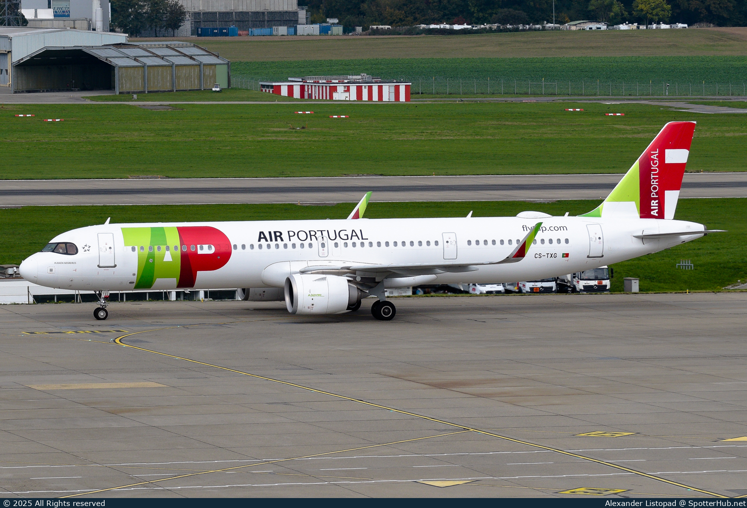 Photo of CS-TXG - Airbus A321-251NX operated by TAP Air Portugal