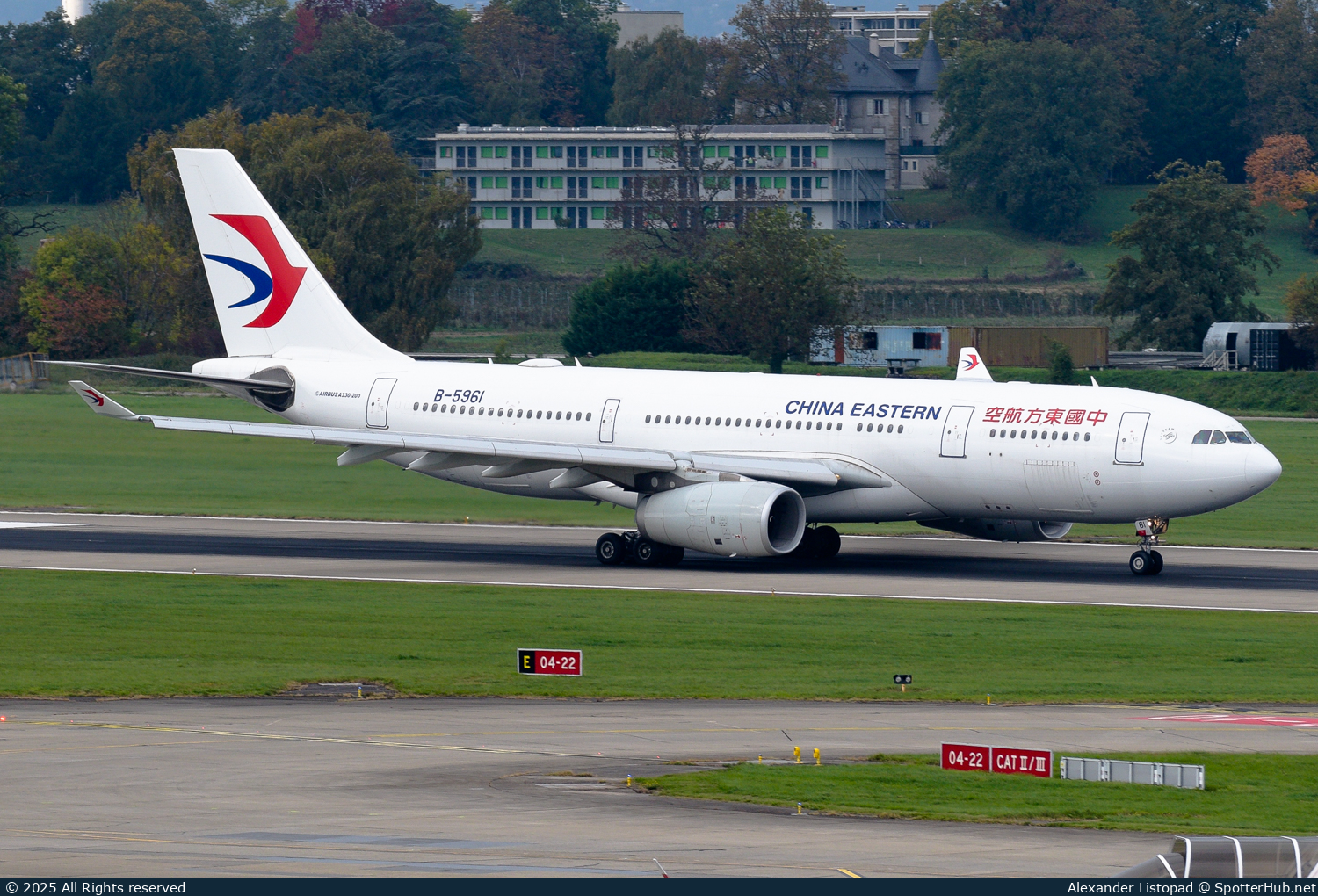 Photo of B-5961 - Airbus A330-243 operated by China Eastern Airlines