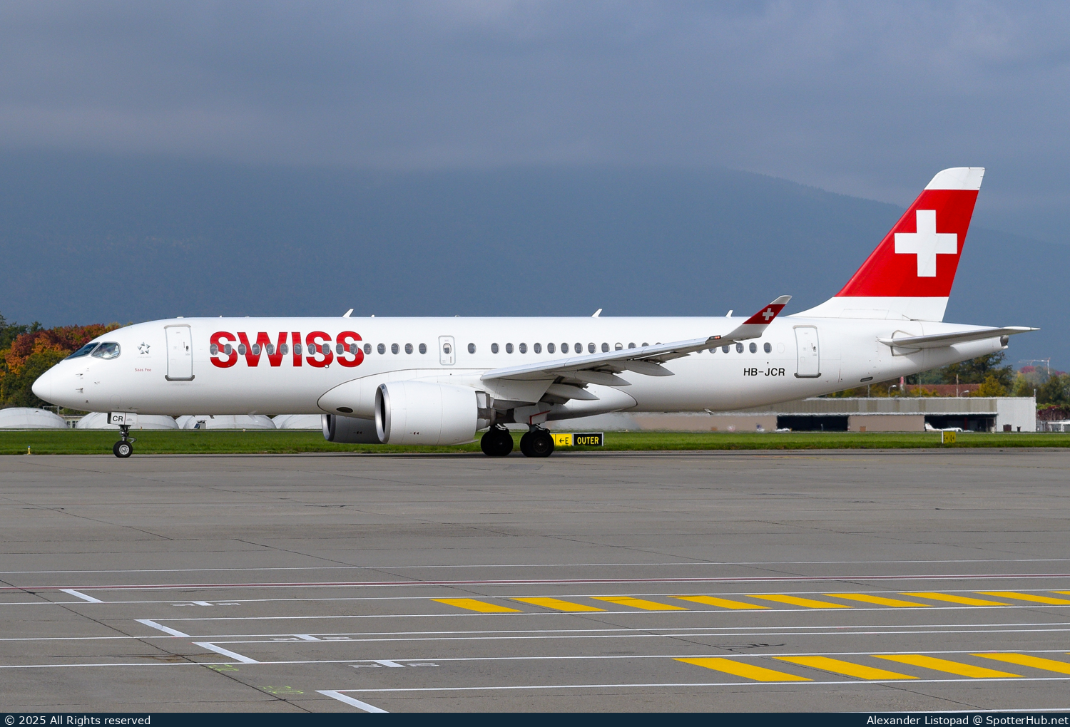Photo of HB-JCR - Airbus A220-300 operated by Swiss International Air Lines