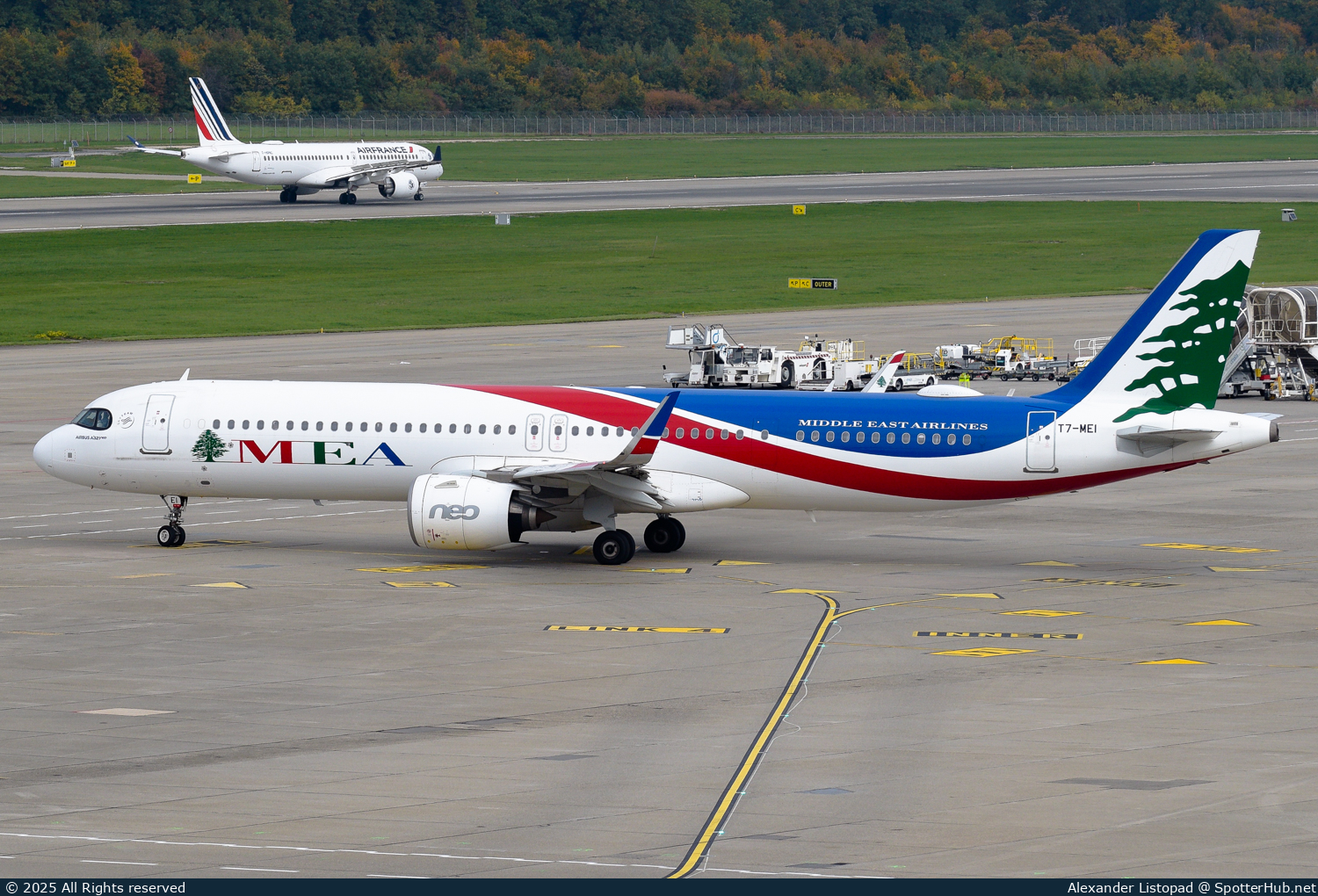 Photo of T7-ME1 - Airbus A321-271NX operated by MEA Middle East Airlines