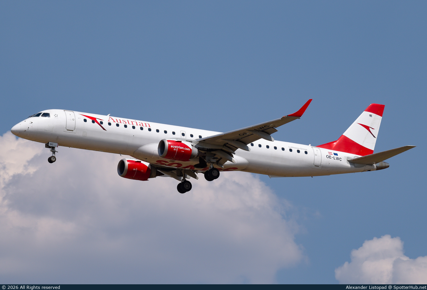 Photo of OE-LWC - Embraer ERJ-195LR operated by Austrian Airlines