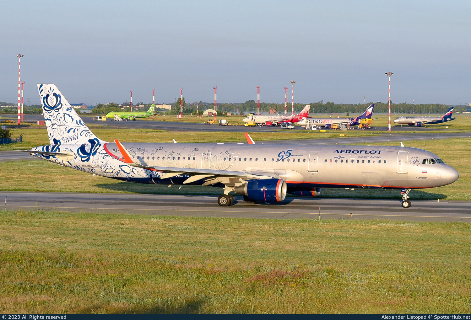 Photo of RA-73710 - Airbus A321-211 operated by Aeroflot