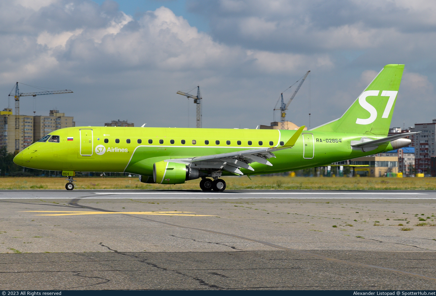 Photo of RA-02864 - Embraer ERJ-170LR operated by S7 Airlines