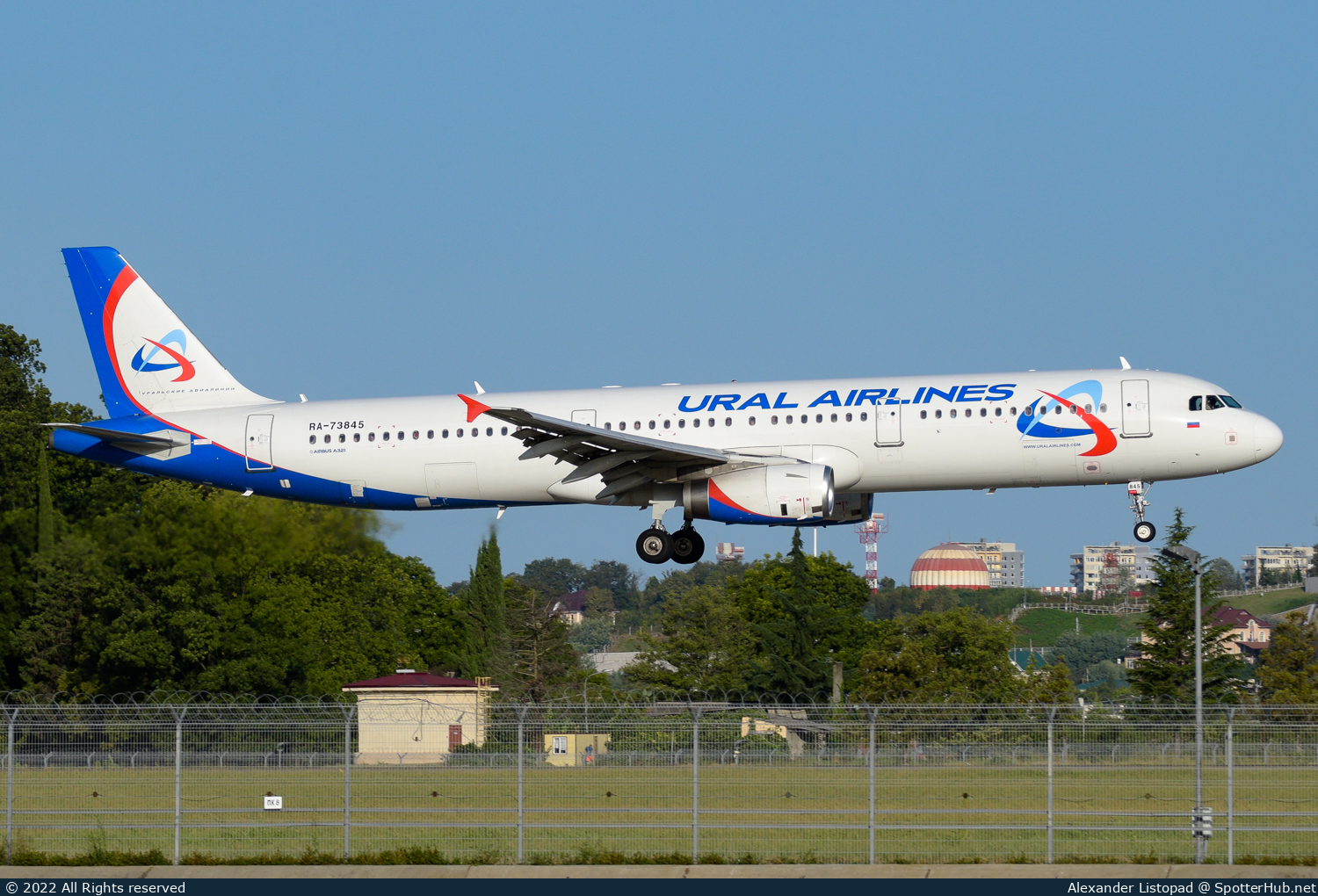 Photo of RA-73845 - Airbus A321-231 operated by Ural Airlines