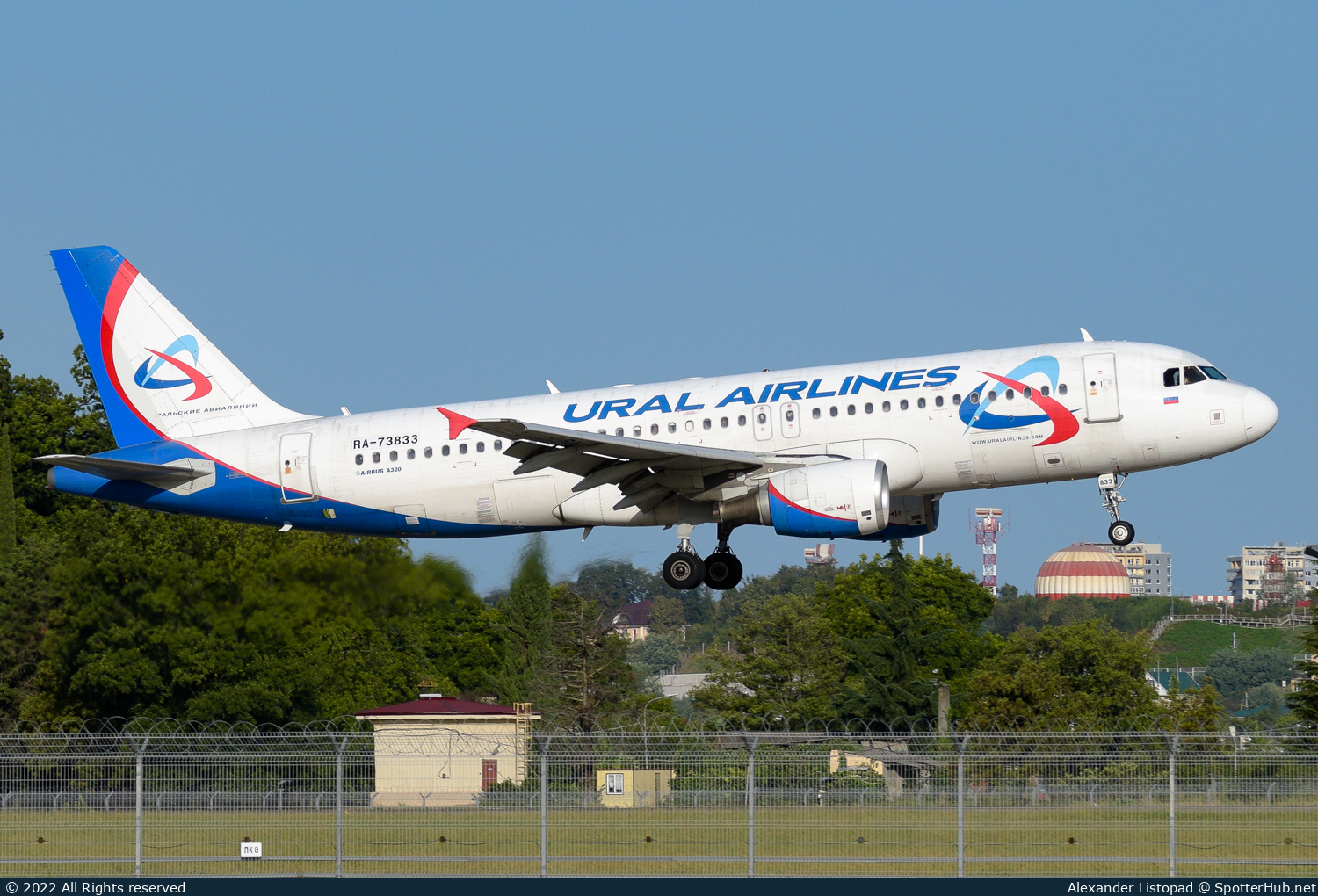 Photo of RA-73833 - Airbus A320-214 operated by Ural Airlines