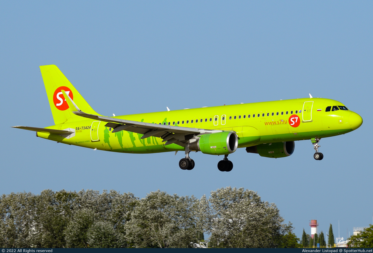 Photo of RA-73424 - Airbus A320-214 operated by S7 Airlines