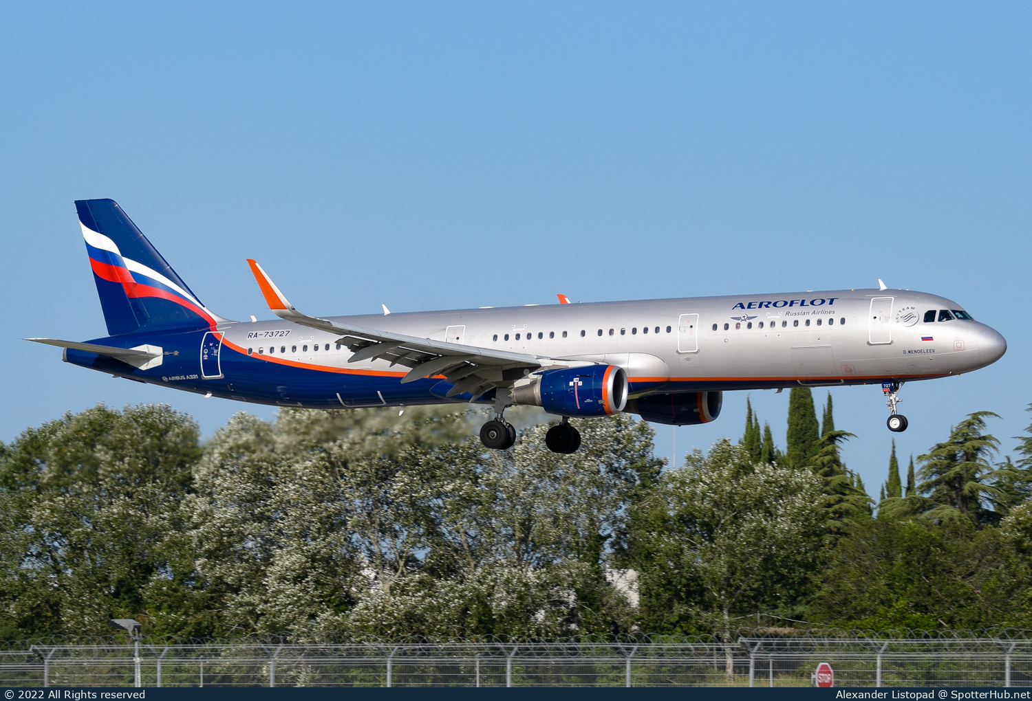 Photo of RA-73727 - Airbus A321-211 operated by Aeroflot