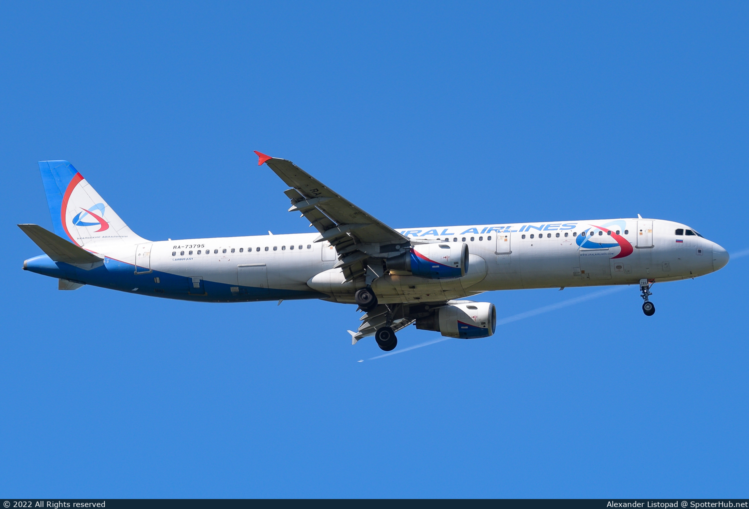 Photo of RA-73795 - Airbus A321-211 operated by Ural Airlines