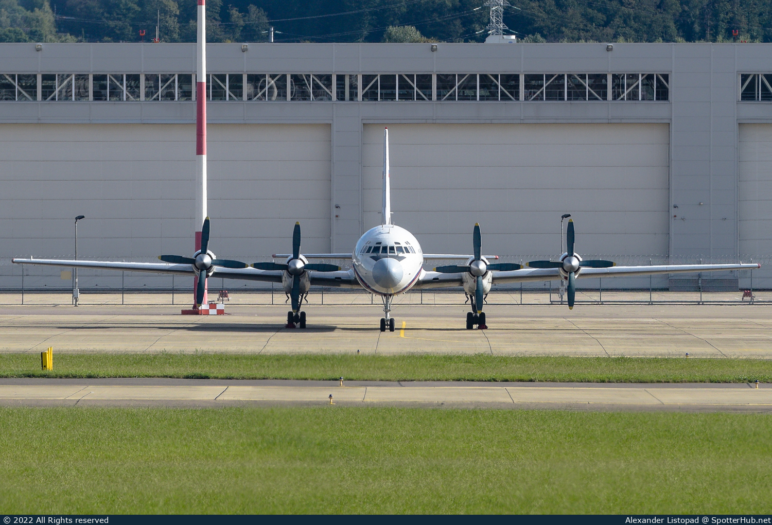 Photo of RF-75516 - Ilyushin Il-18V operated by Russian Air Force