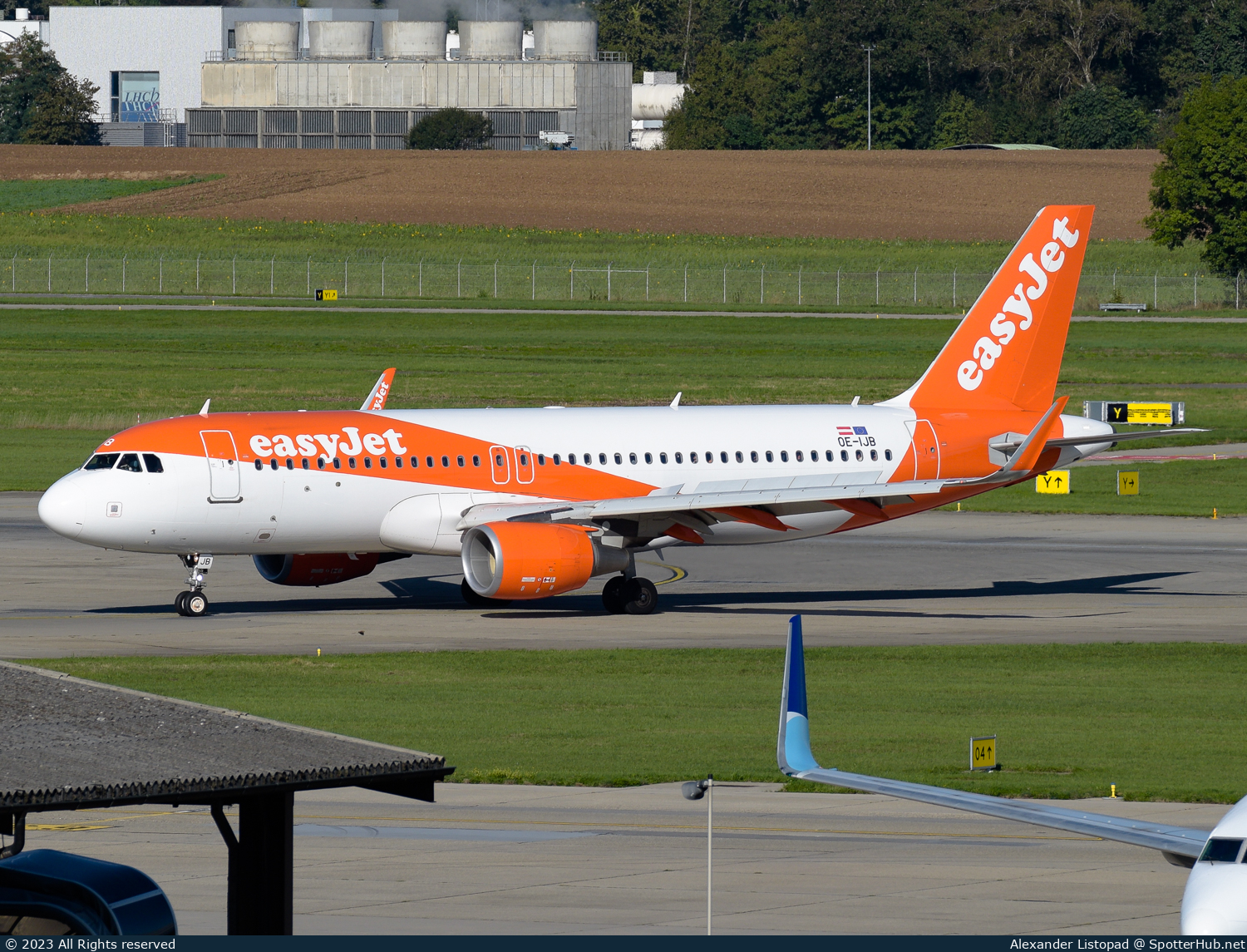 Photo of OE-IJB - Airbus A320-214 operated by easyJet Europe