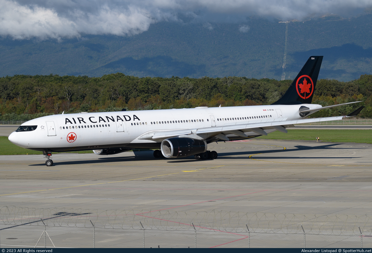 Photo of C-GFUR - Airbus A330-343 operated by Air Canada