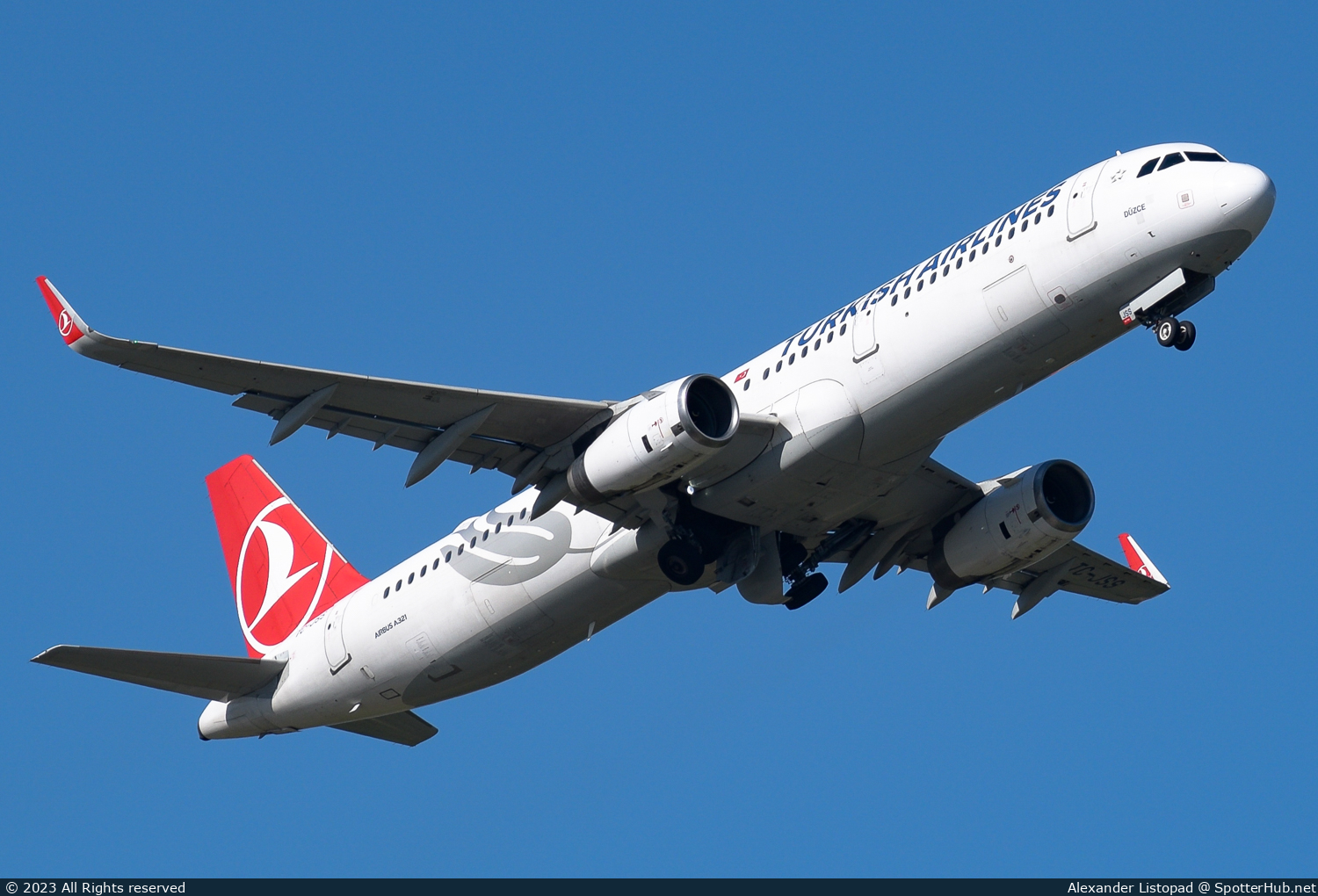 Photo of TC-JSS - Airbus A321-231 operated by Turkish Airlines